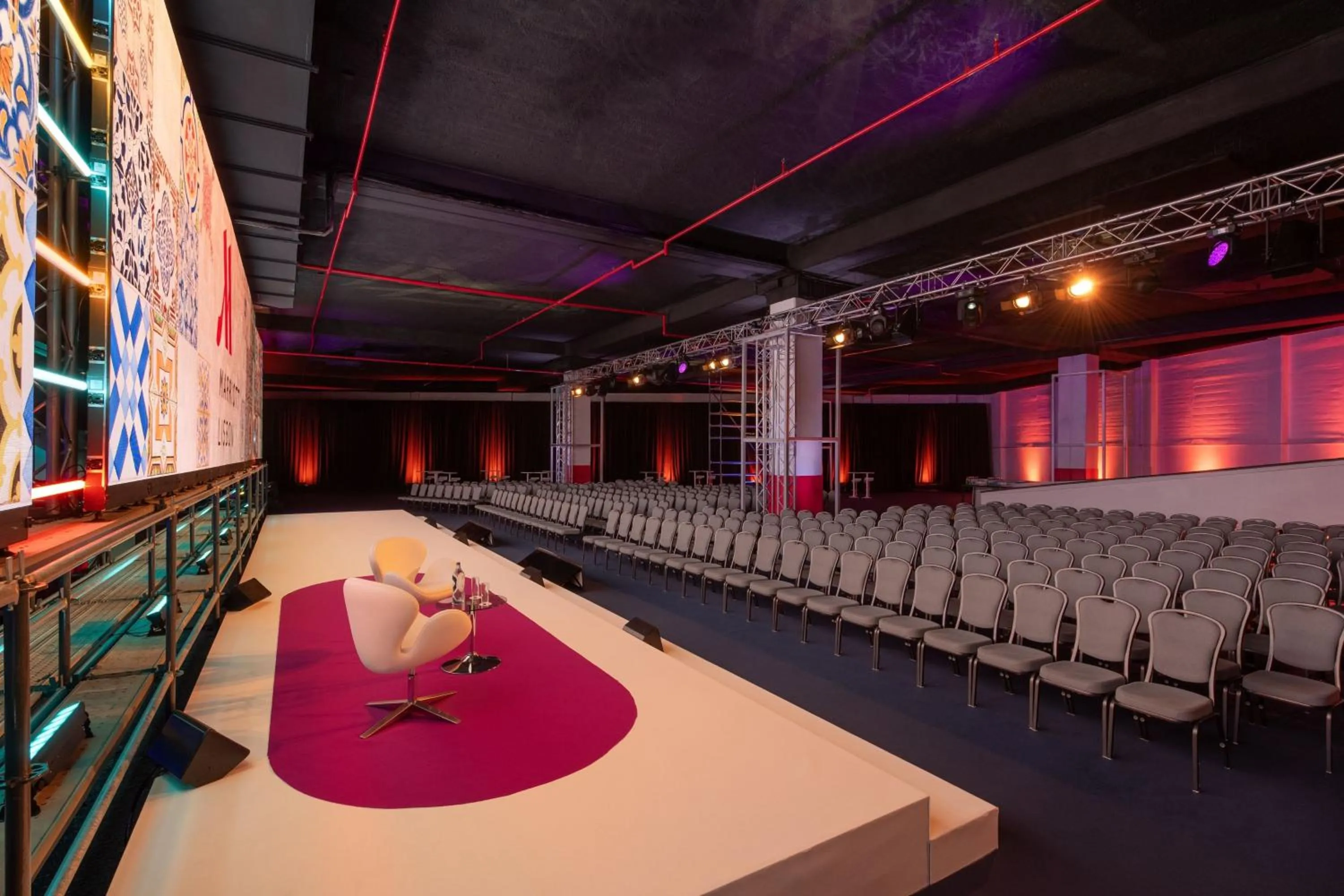 Meeting/conference room in Lisbon Marriott Hotel