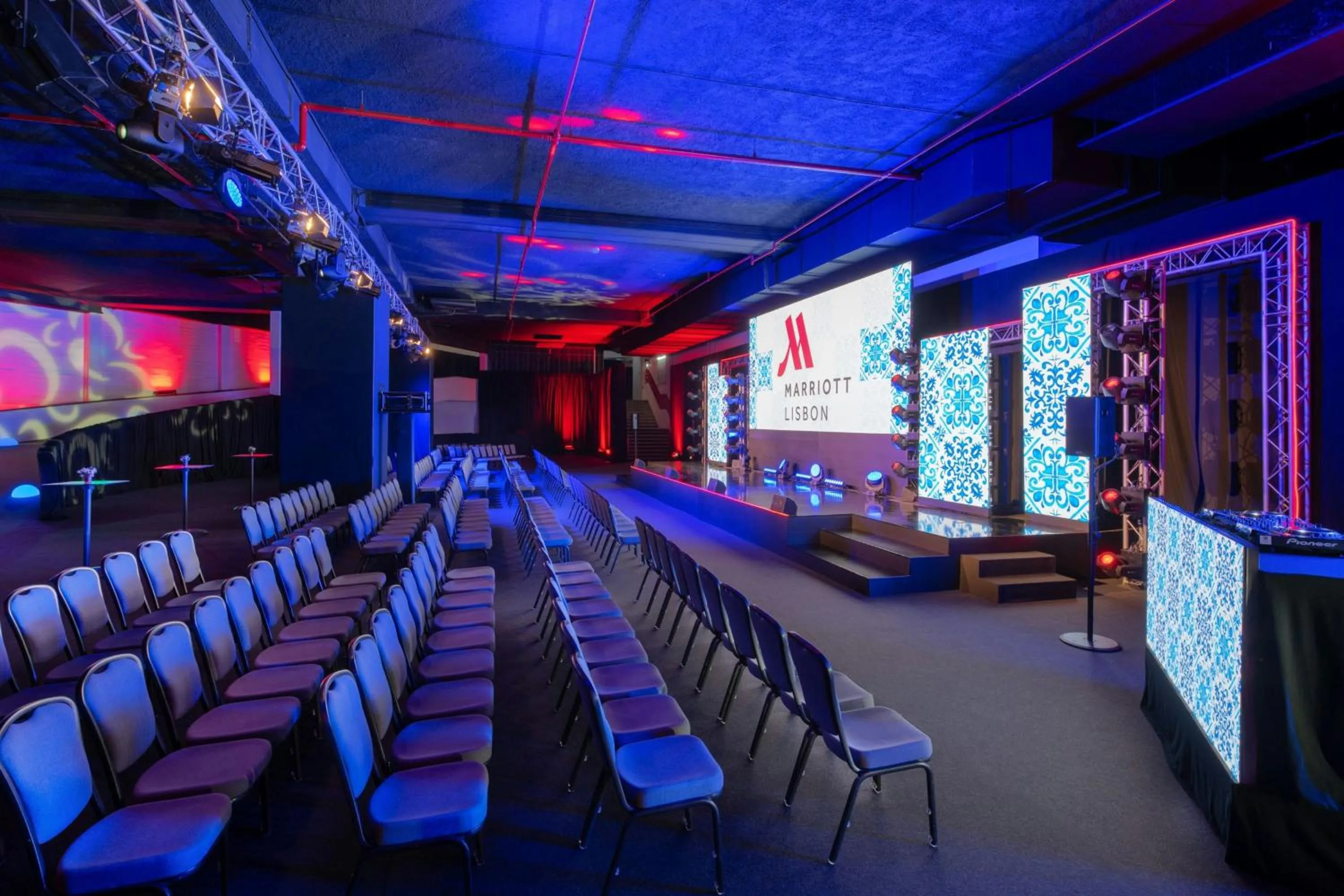 Meeting/conference room in Lisbon Marriott Hotel