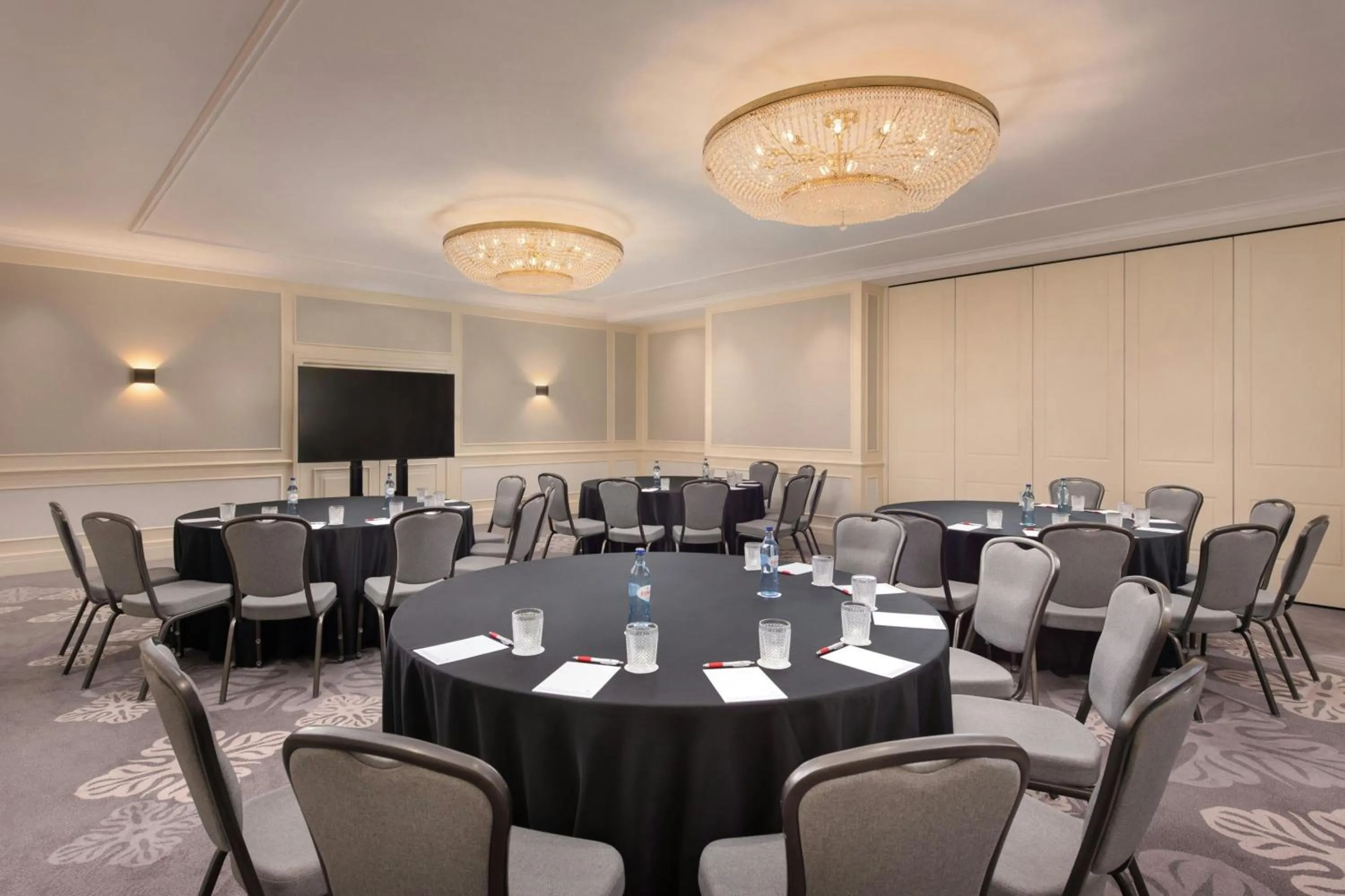Meeting/conference room in Lisbon Marriott Hotel