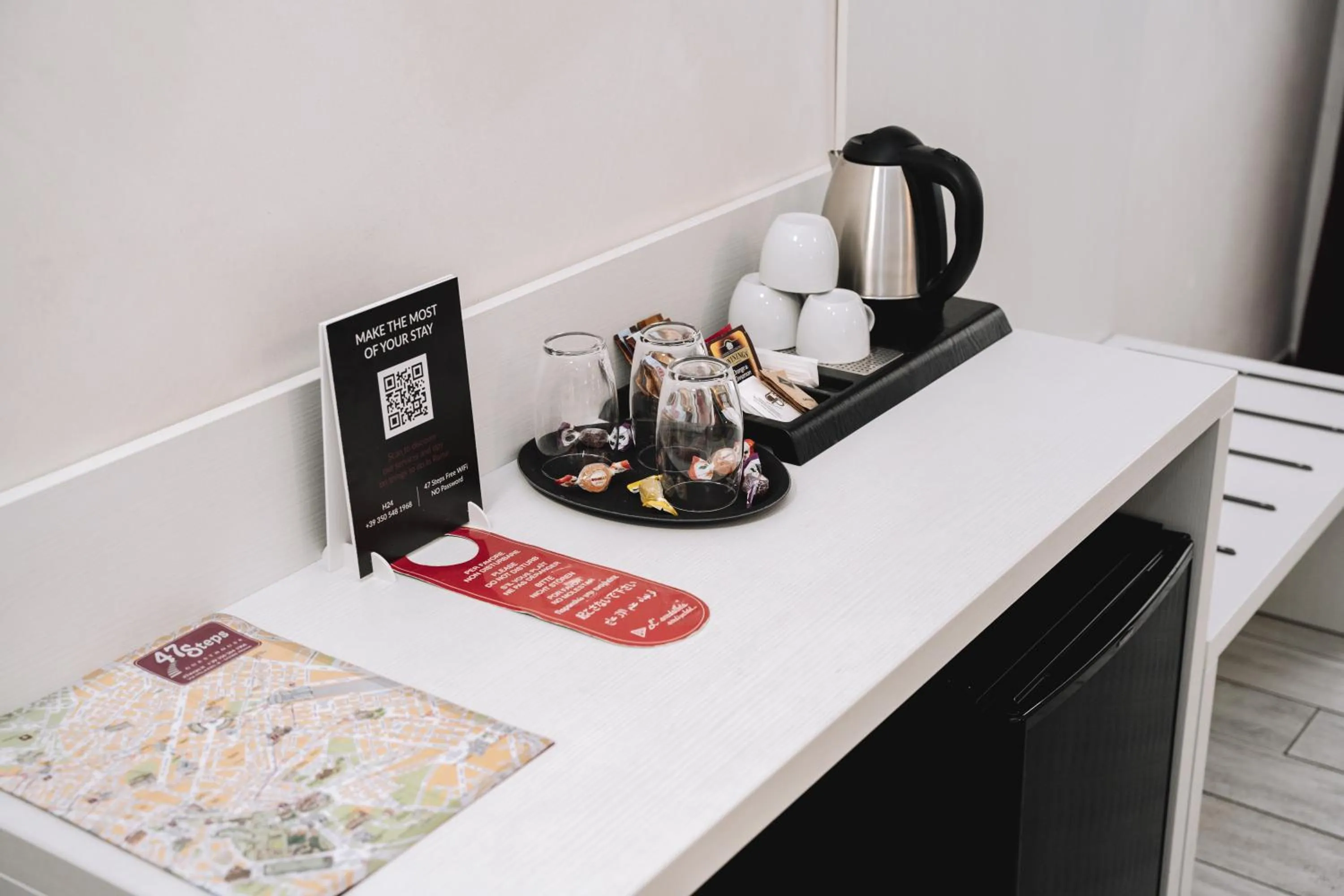 Coffee/tea facilities in 47 Steps