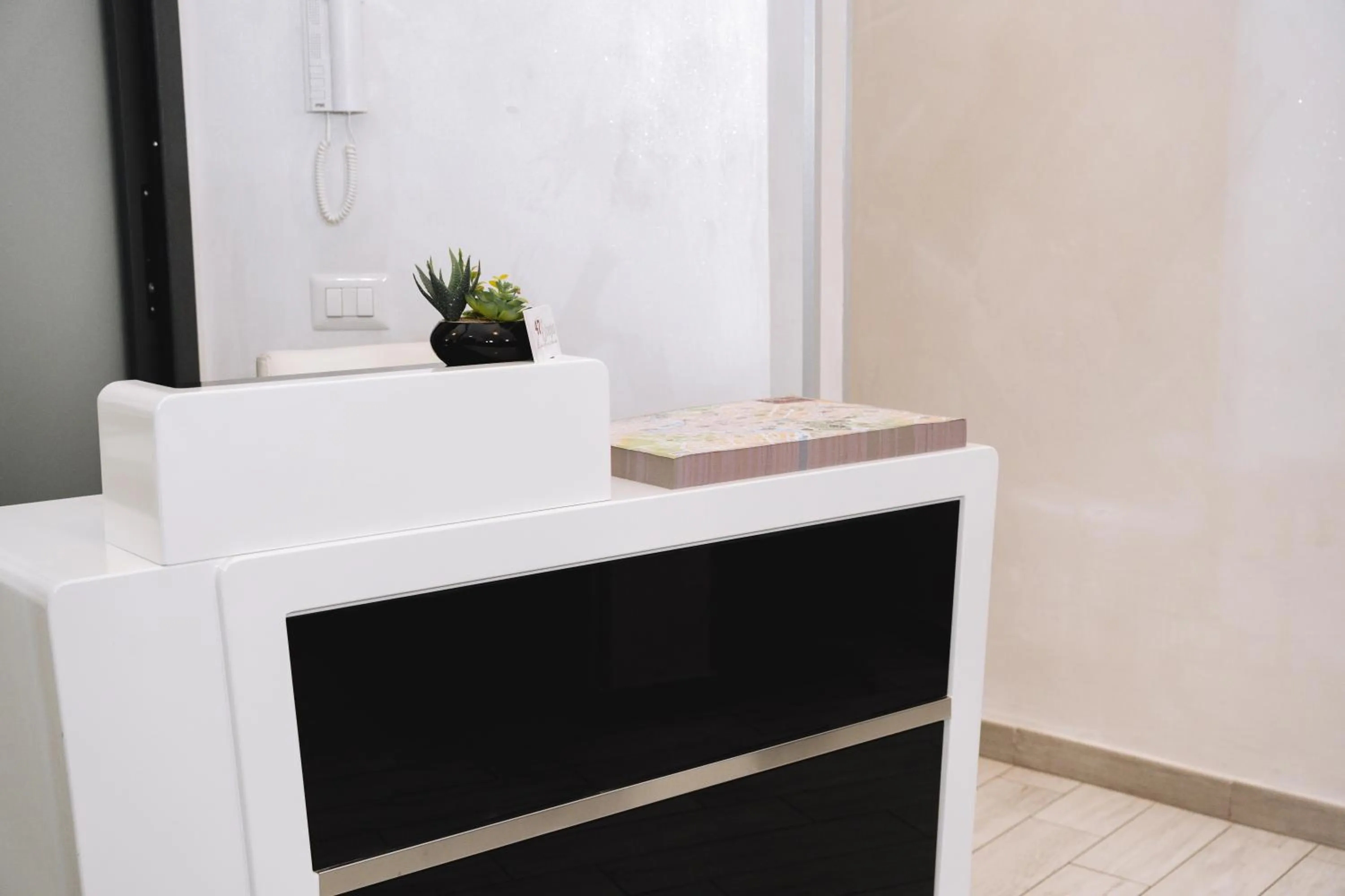 Lobby or reception in 47 Steps