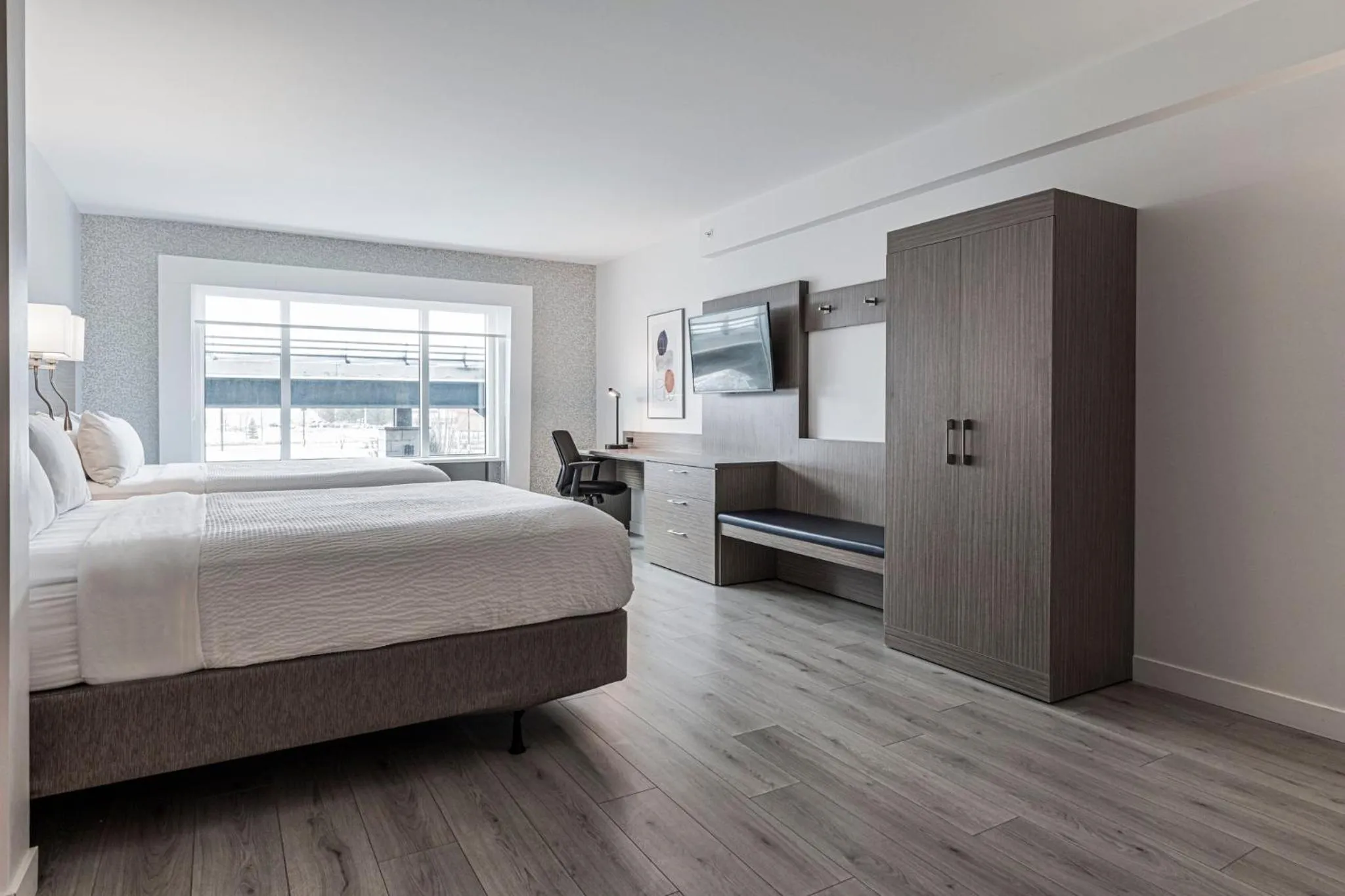 Photo of the whole room, Bed in Holiday Inn Express Hotel & Suites Saint - Hyacinthe by IHG
