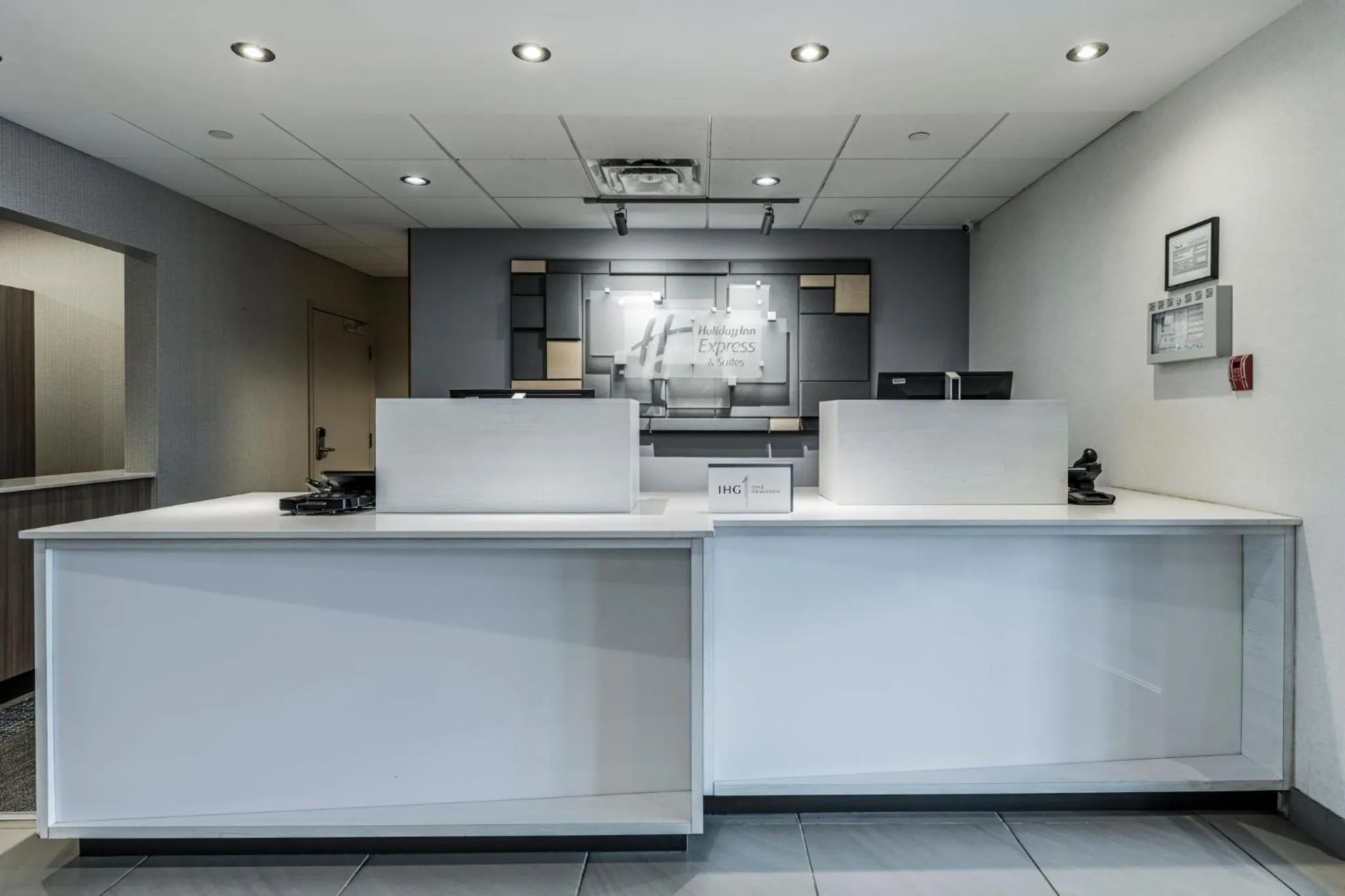 Property building in Holiday Inn Express Hotel & Suites Saint - Hyacinthe by IHG
