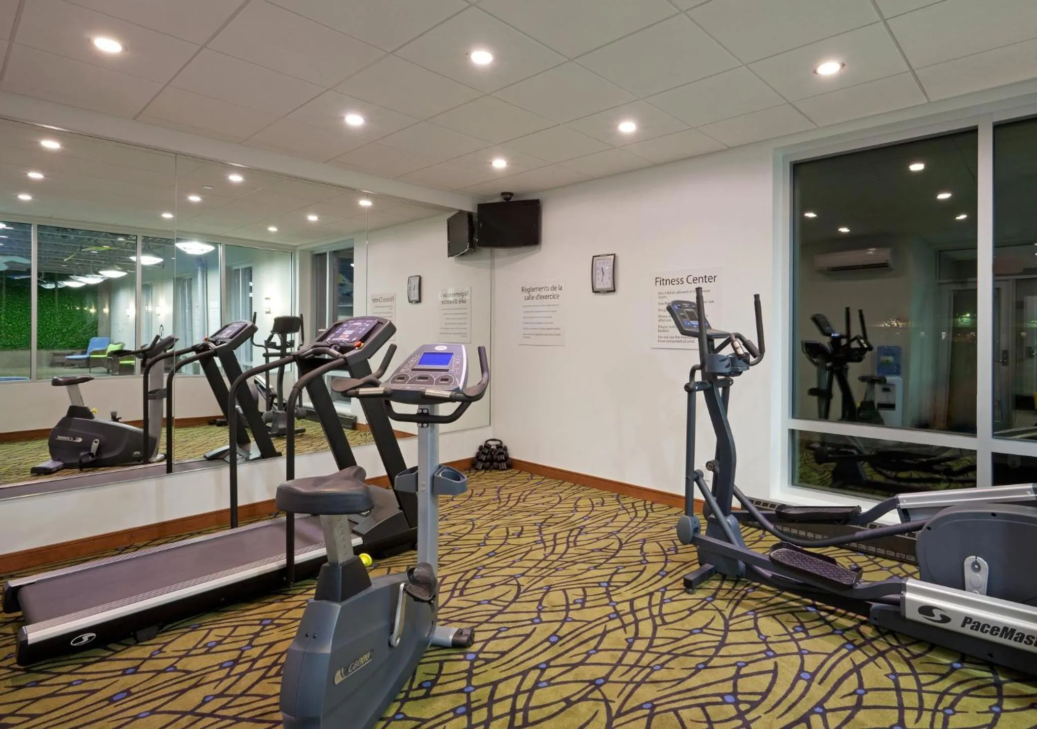 Spa and wellness centre/facilities in Holiday Inn Express Hotel & Suites Saint - Hyacinthe by IHG