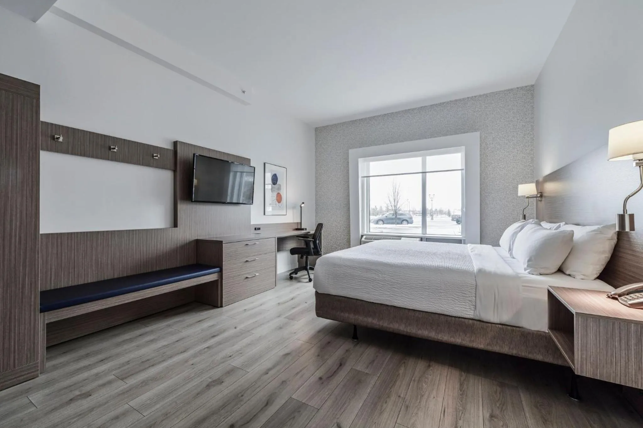 Photo of the whole room, Bed in Holiday Inn Express Hotel & Suites Saint - Hyacinthe by IHG