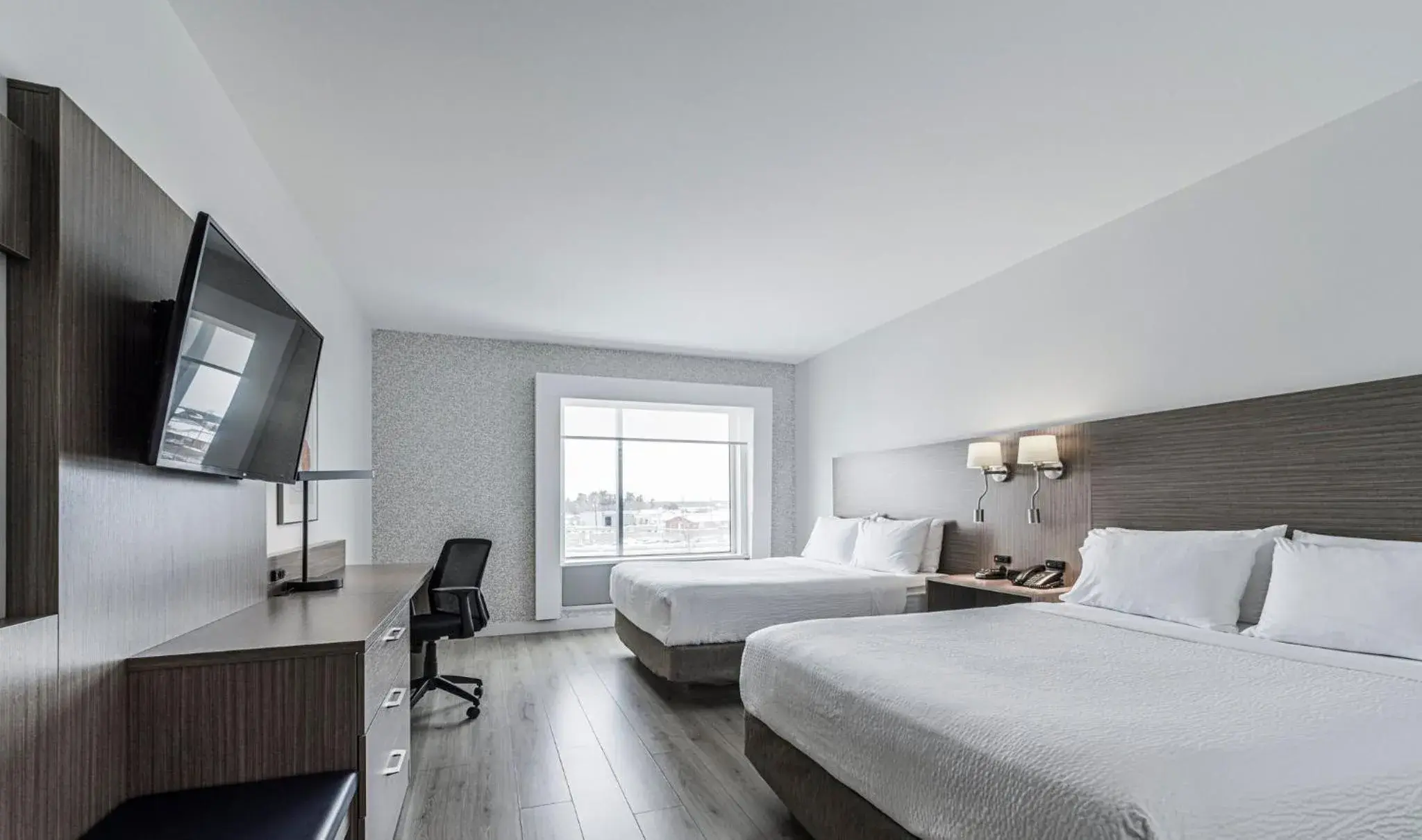 Standard Room with Two Queen Beds in Holiday Inn Express Hotel & Suites Saint - Hyacinthe by IHG Standard Room with Two Queen Beds in Holiday Inn Express Hotel & Suites Saint - Hyacinthe by IHG