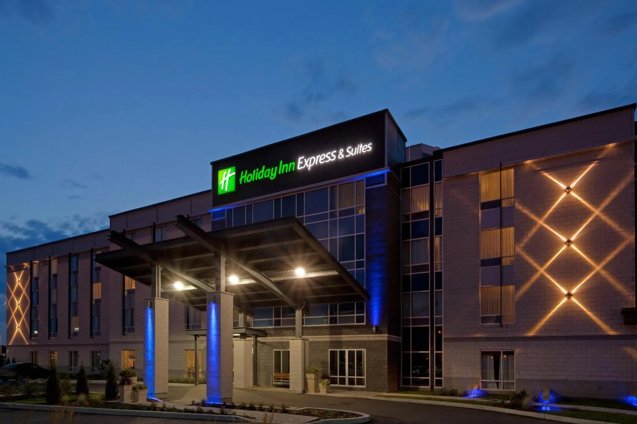 Property building in Holiday Inn Express Hotel & Suites Saint - Hyacinthe by IHG