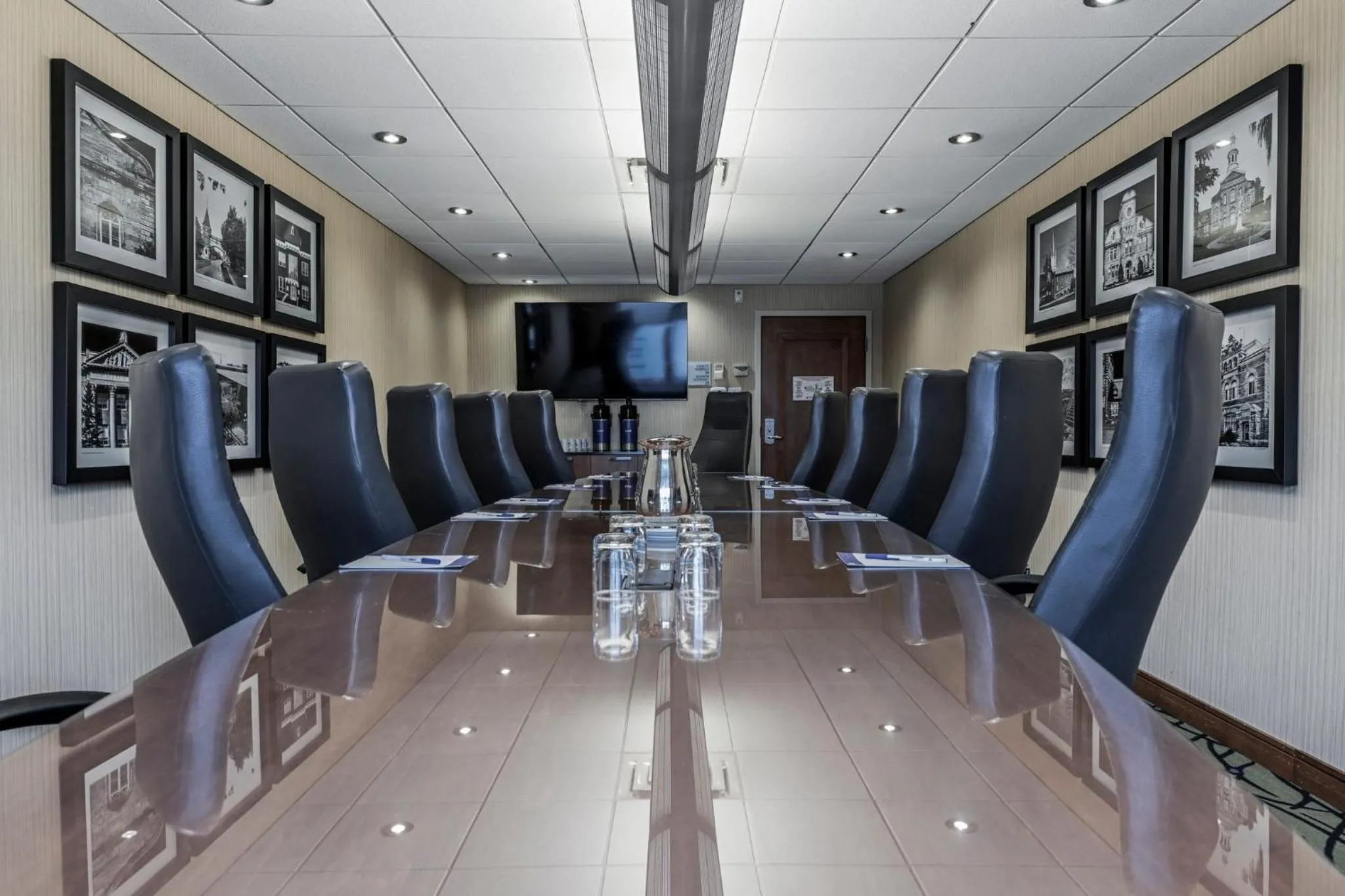 Meeting/conference room in Holiday Inn Express Hotel & Suites Saint - Hyacinthe by IHG