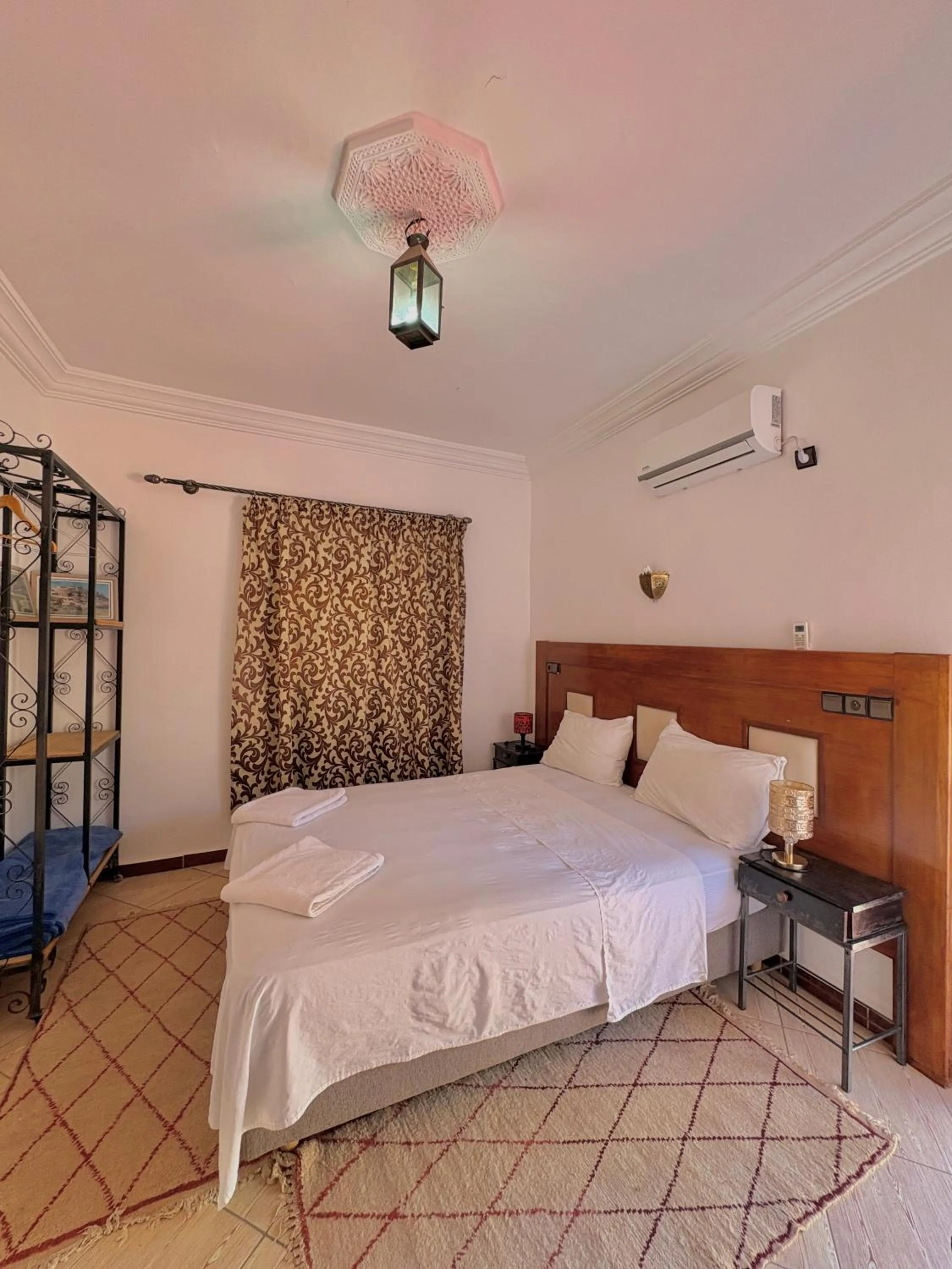 Bed in Hotel L'Arganier d'Ammelne