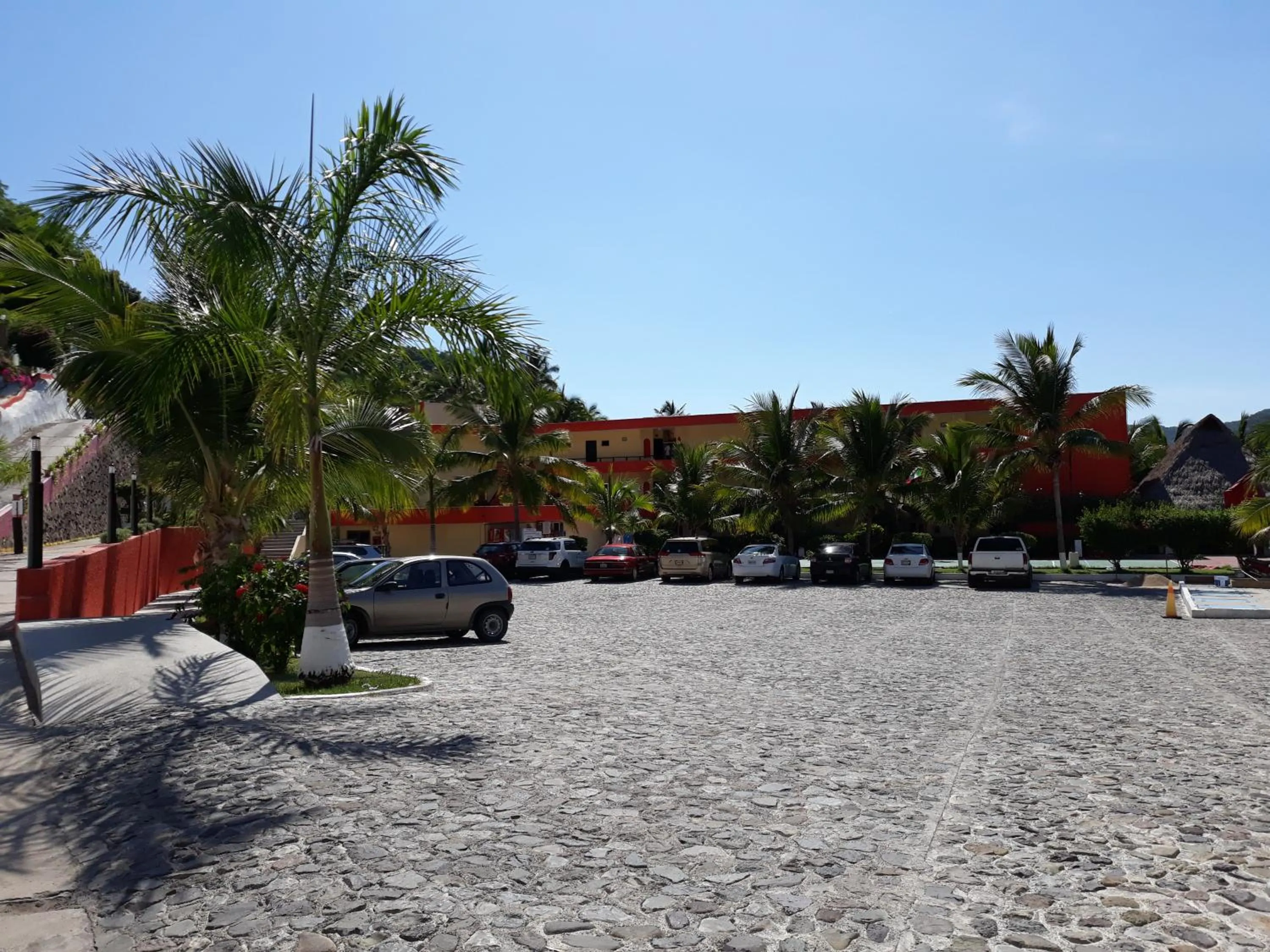 Parking in La Quinta Gran Bahía, Cuastecomates - Todo Incluido