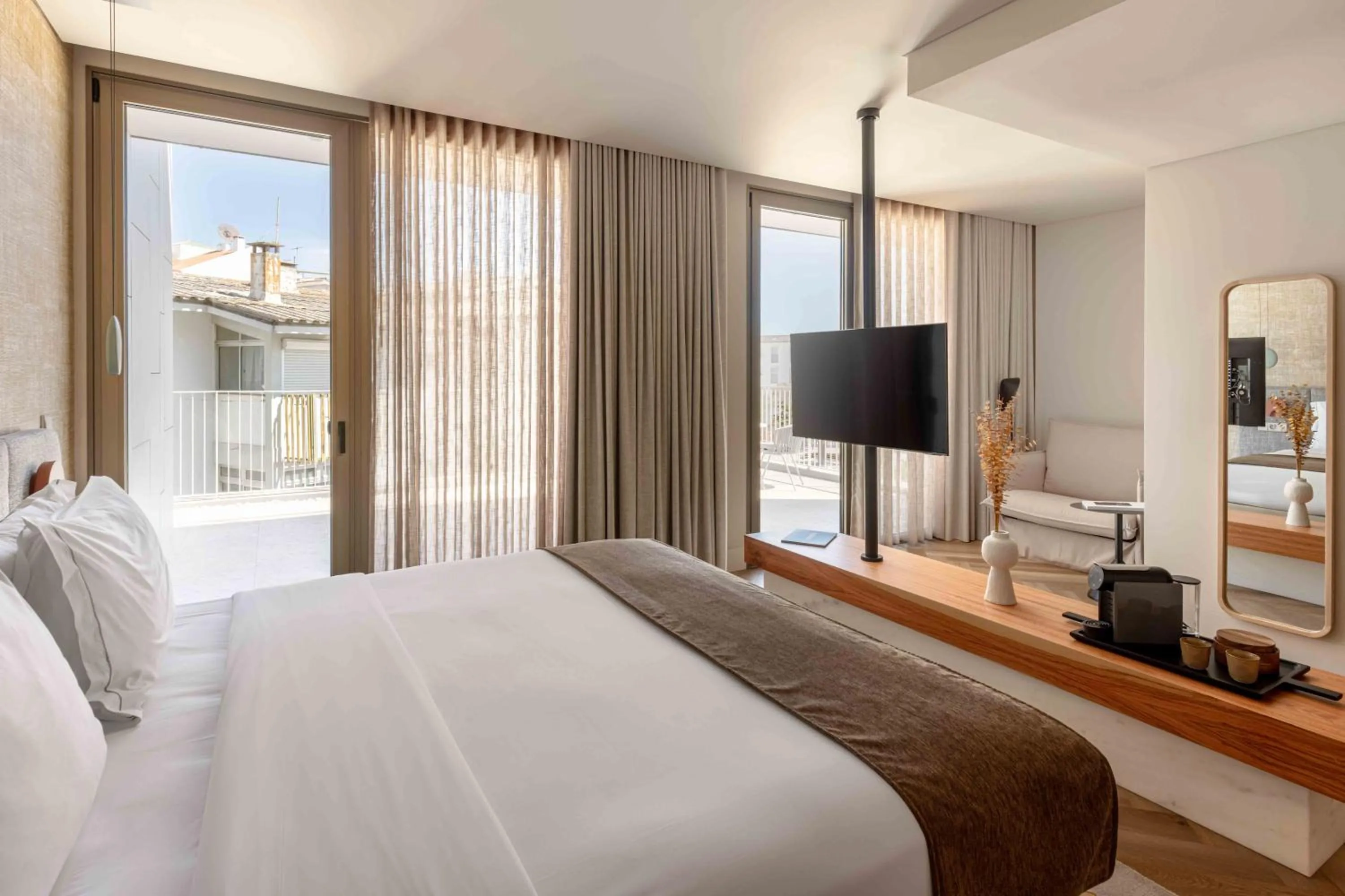 Communal lounge/ TV room, Bed in Upon Vila - Alcochete Hotel