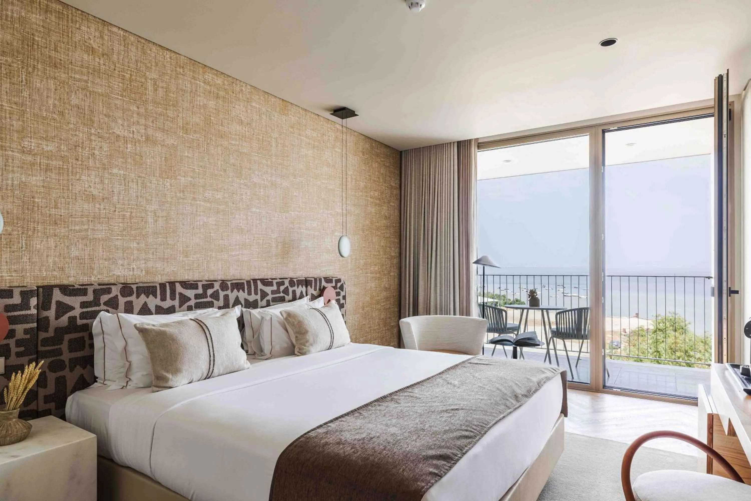 View (from property/room), Bed in Upon Vila - Alcochete Hotel