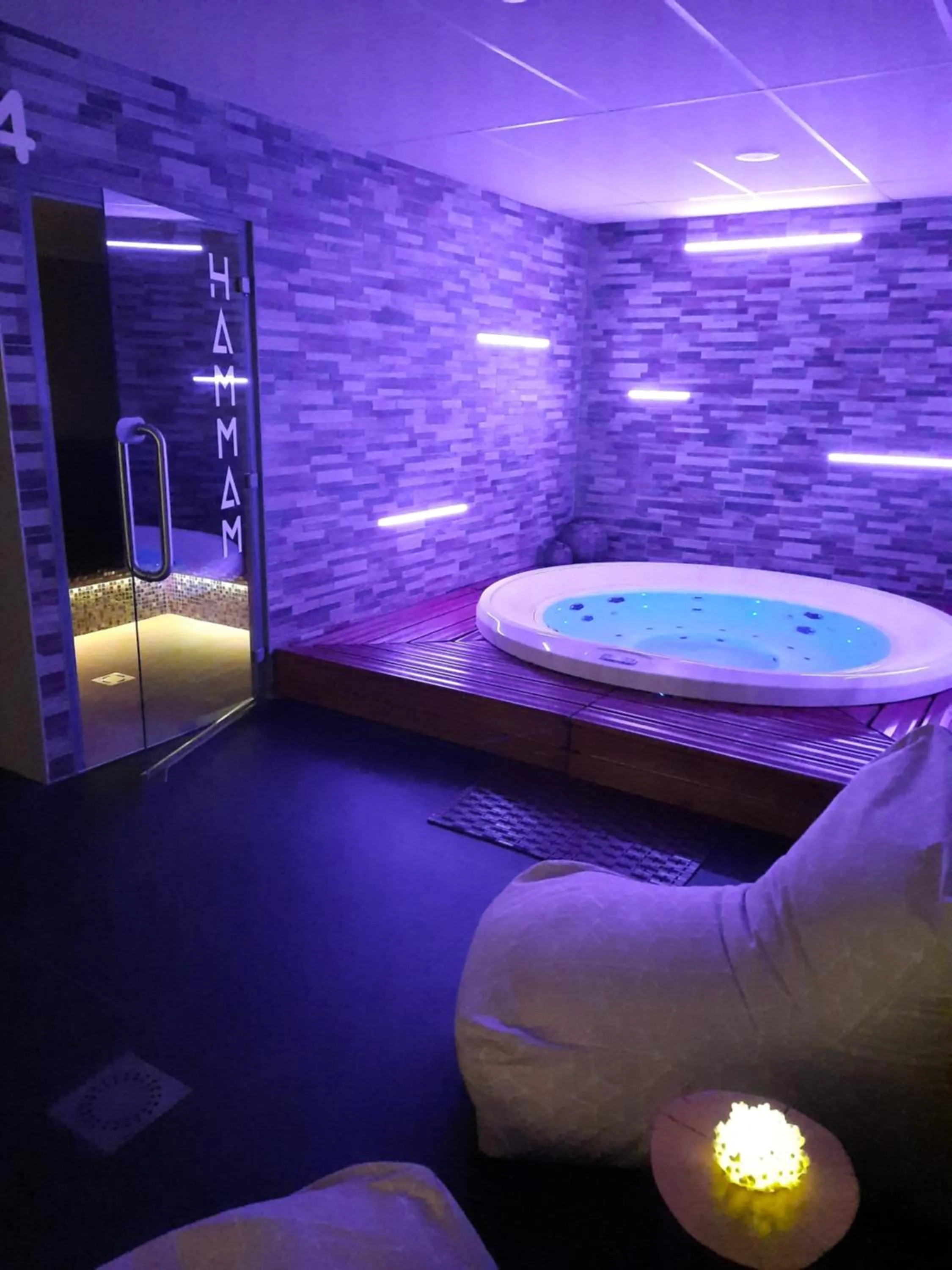 Spa and wellness centre/facilities in Kyriad Prestige Amiens Poulainville - Hotel and Spa