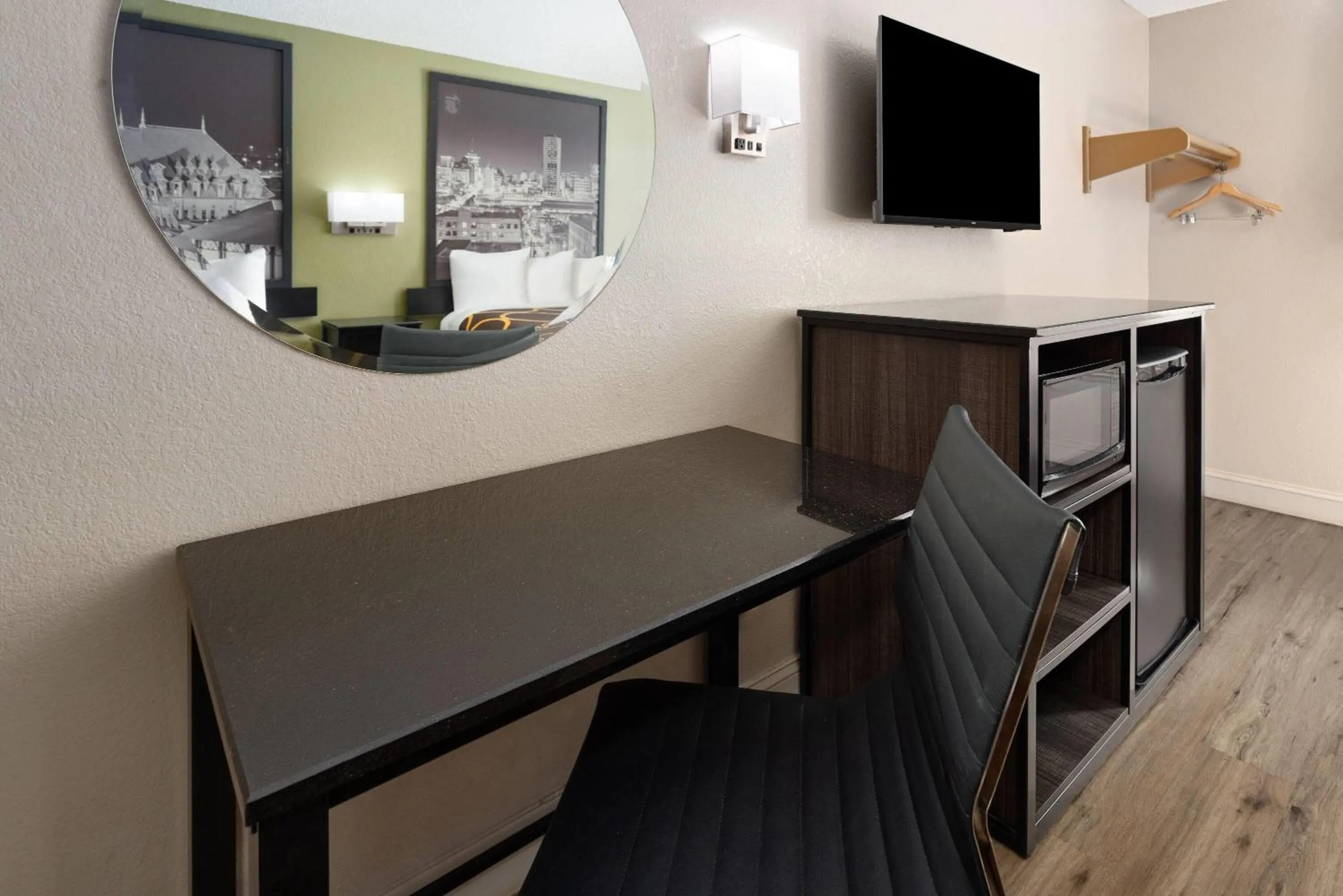 Photo of the whole room in Super 8 by Wyndham Richmond Midlothian Turnpike