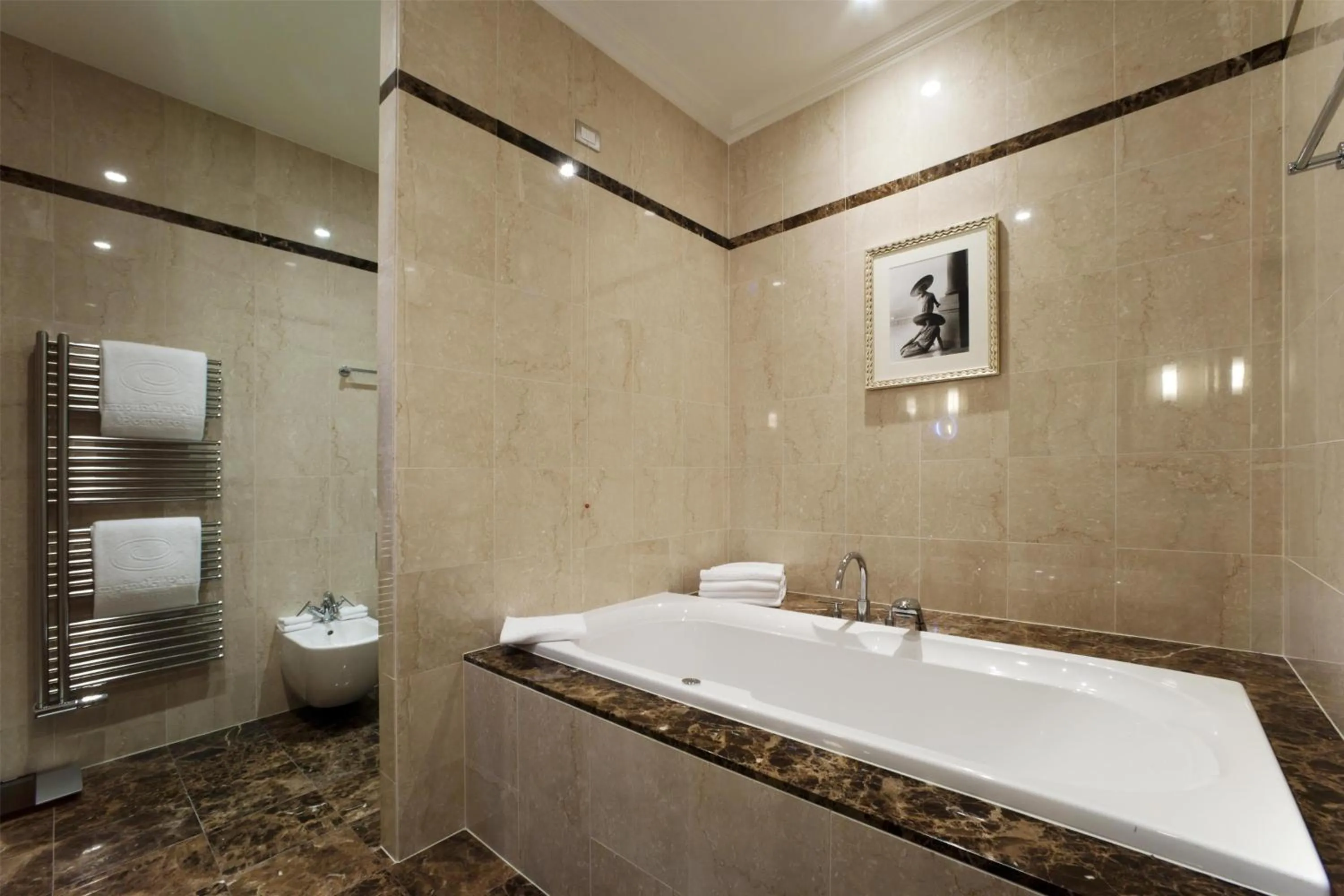 Bathroom in Hotel Kempinski Palace Portorož