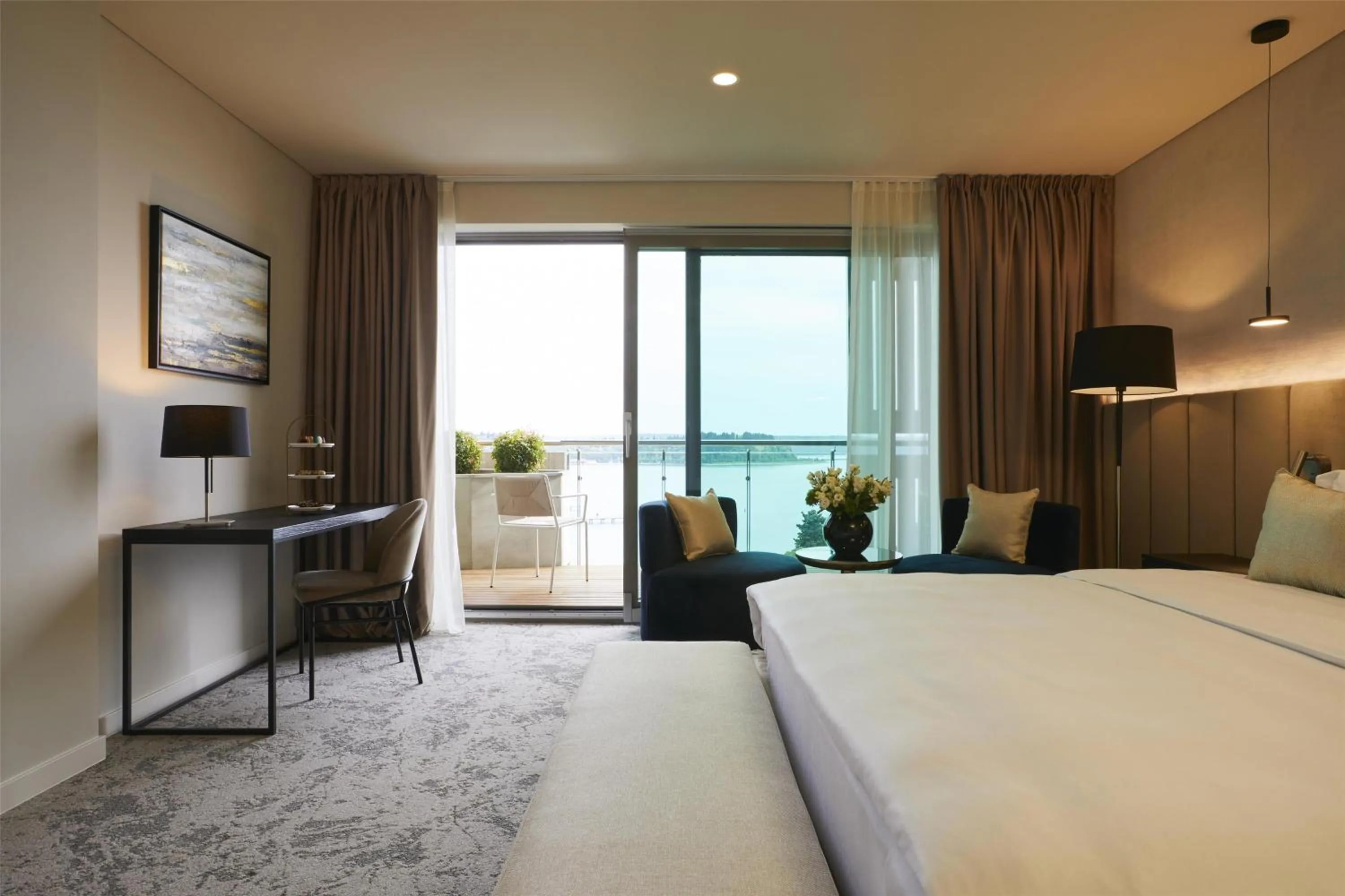 Bedroom, Bed in Hotel Kempinski Palace Portorož