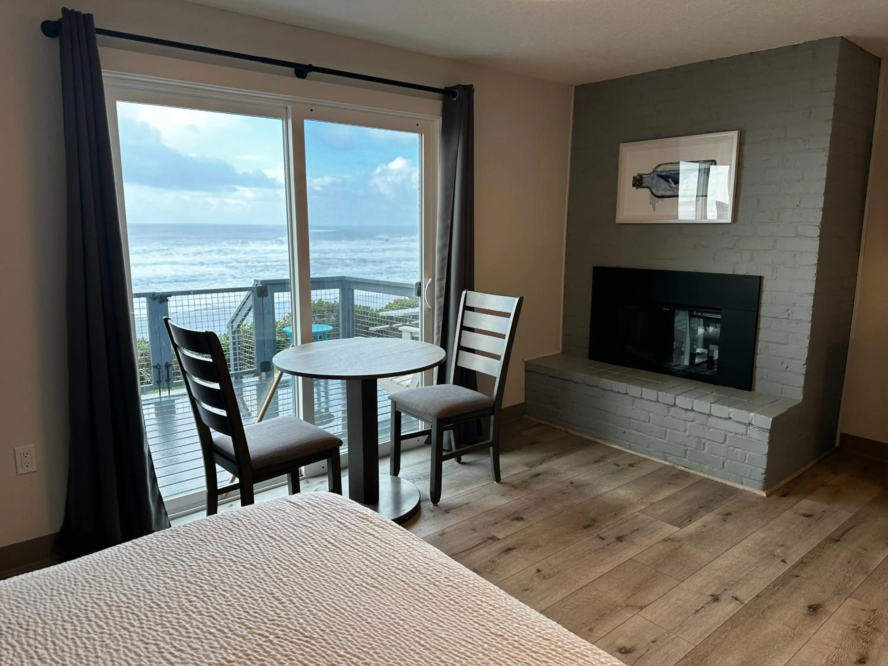 Queen Studio Suite Disability Access (ADA) with Deck in West Beach Suites