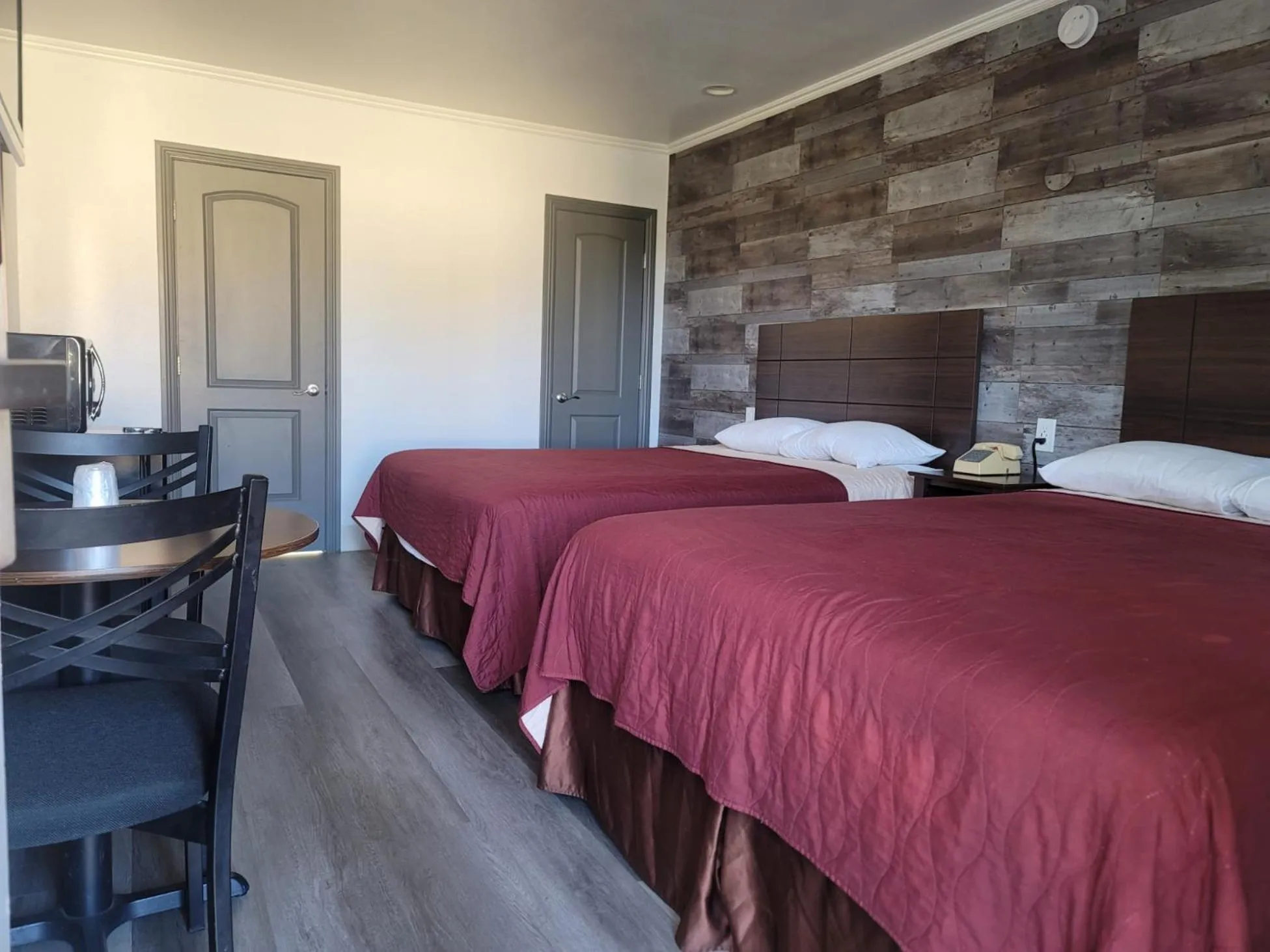 Bed in Whittier Travel Inn