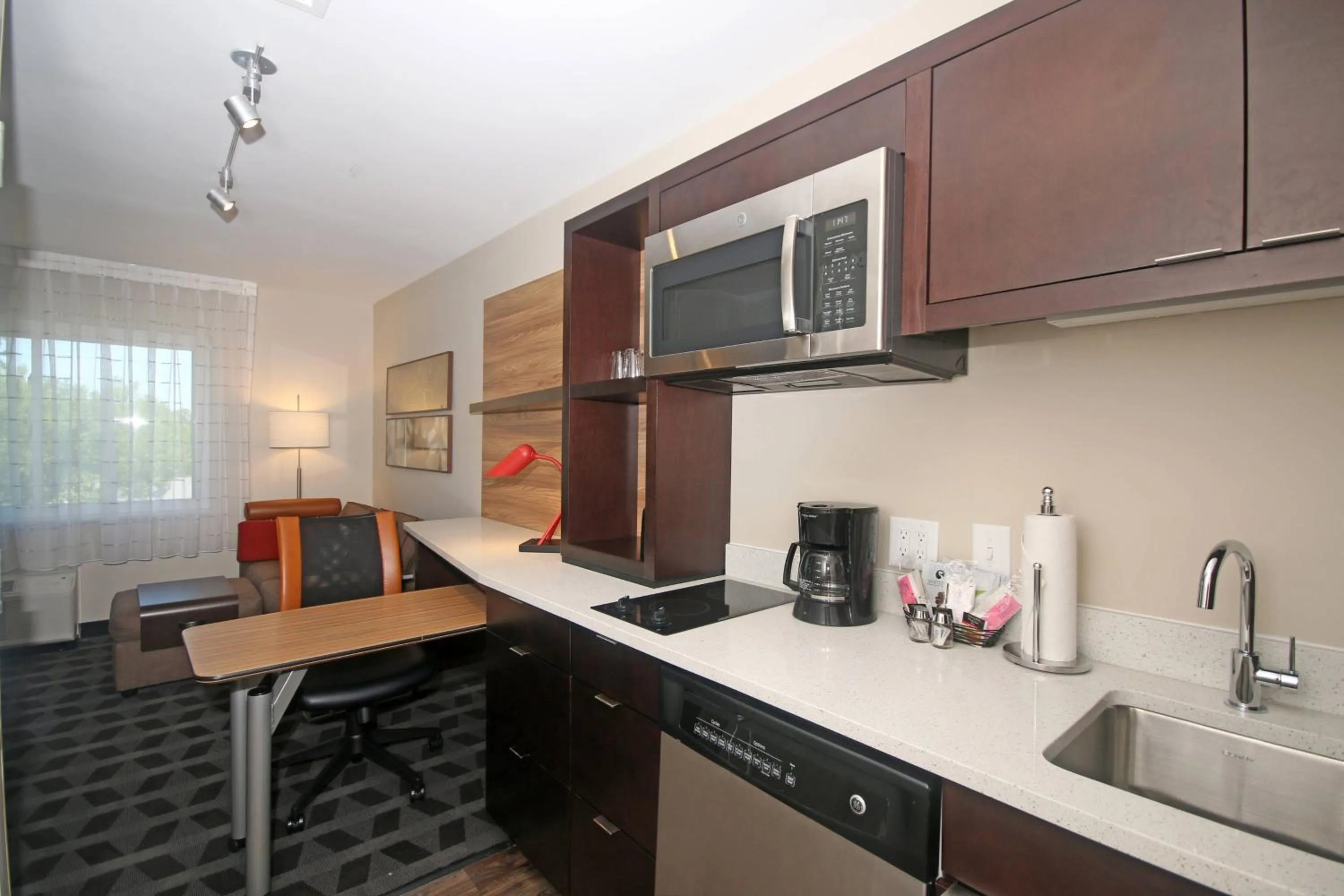 Kitchen or kitchenette in TownePlace Suites by Marriott Charleston-North Charleston