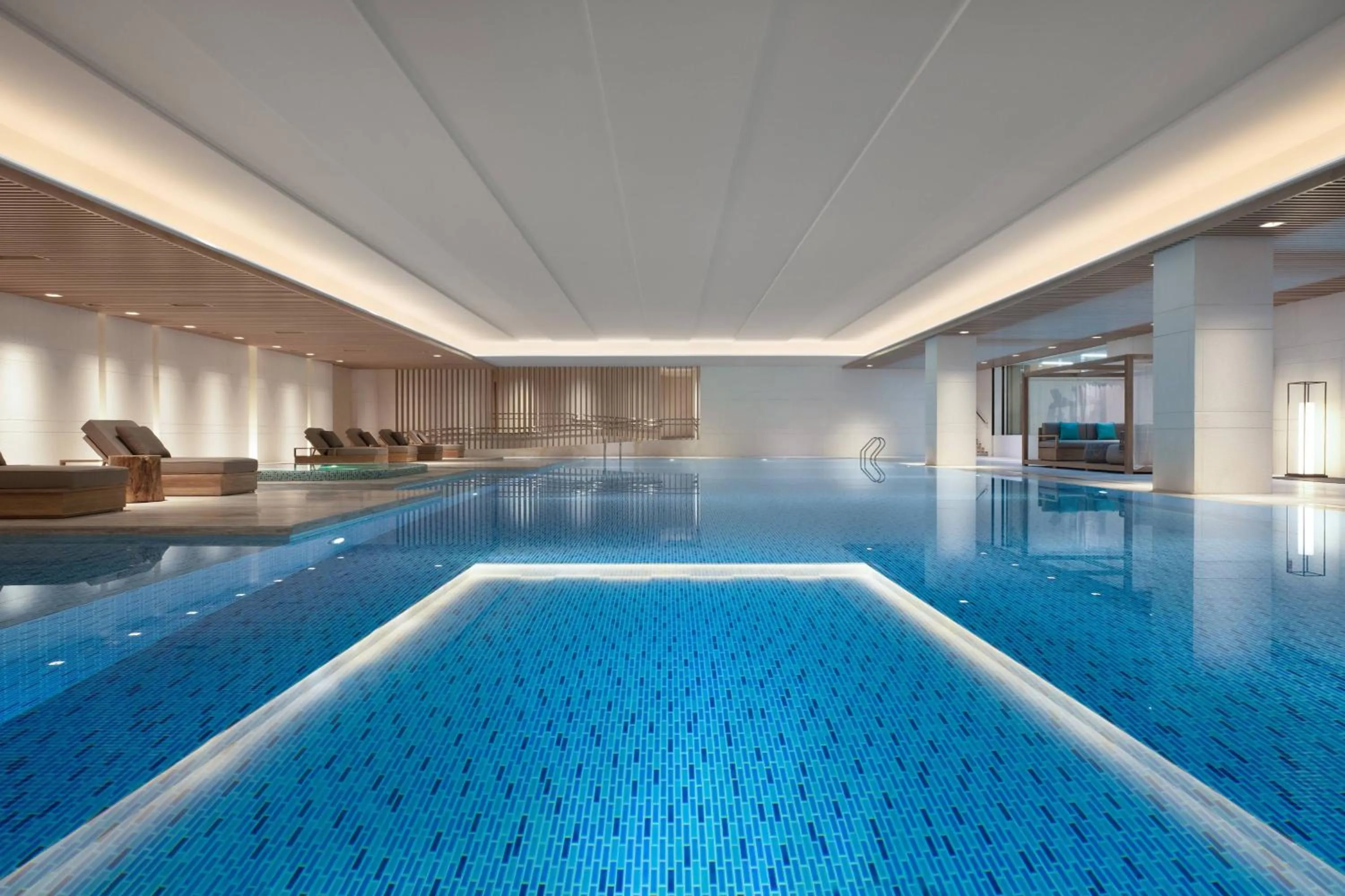 Swimming pool in Wuxi Marriott Hotel Lihu Lake