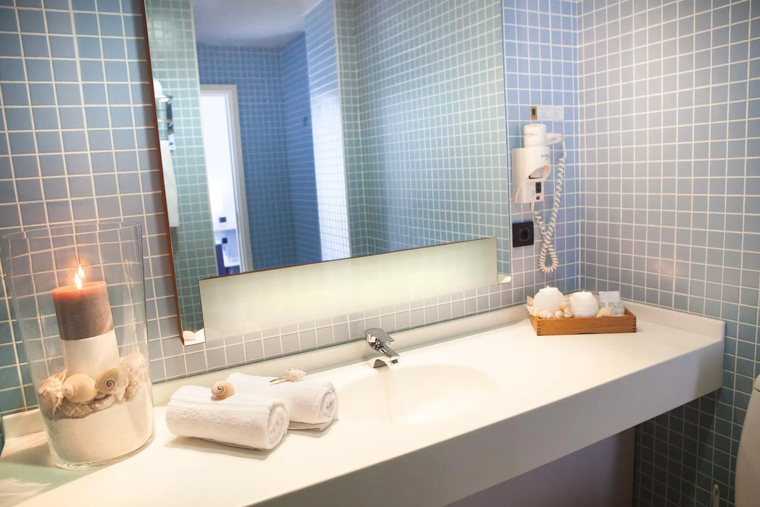 Shower in THE ONE Grand Hotel da Póvoa - by MHMB Hospitality