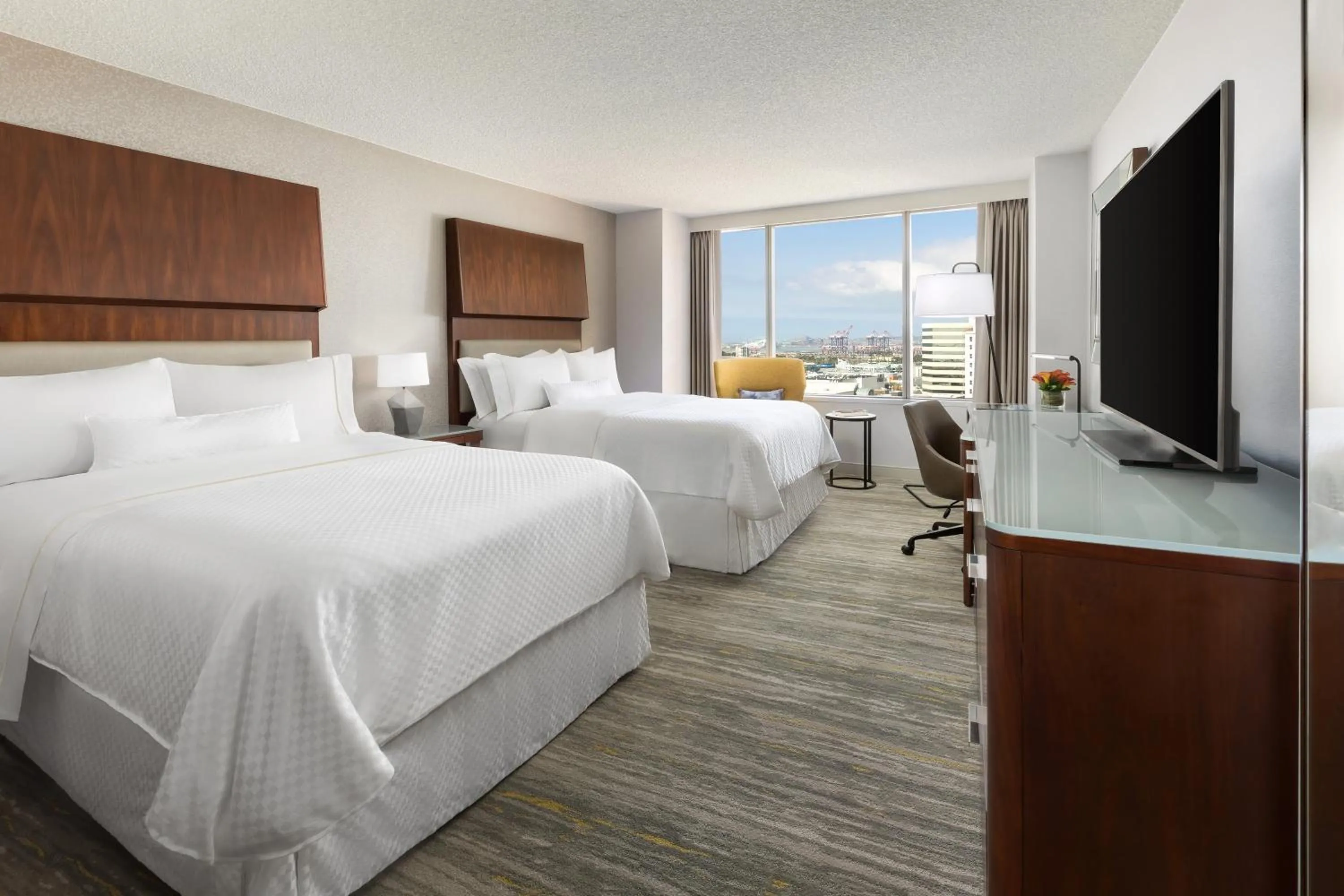 Photo of the whole room, Bed in The Westin Long Beach