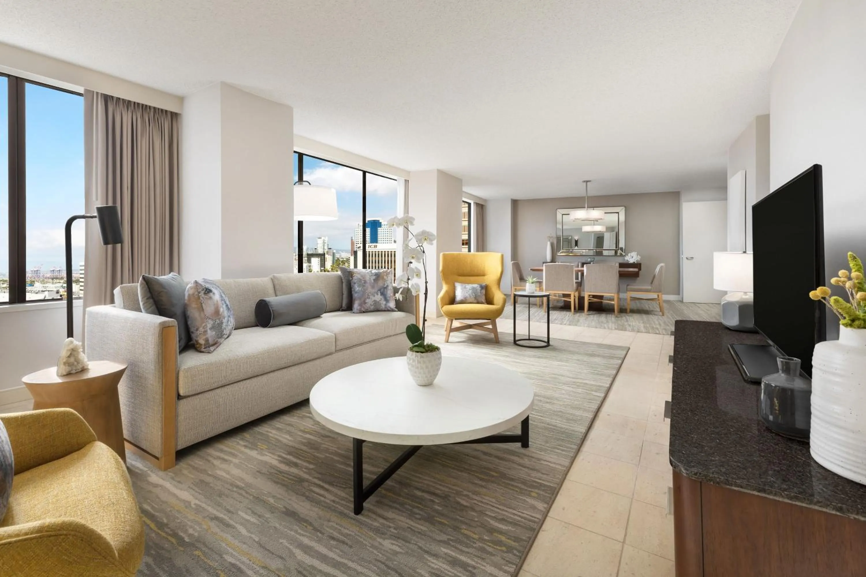 Living room in The Westin Long Beach