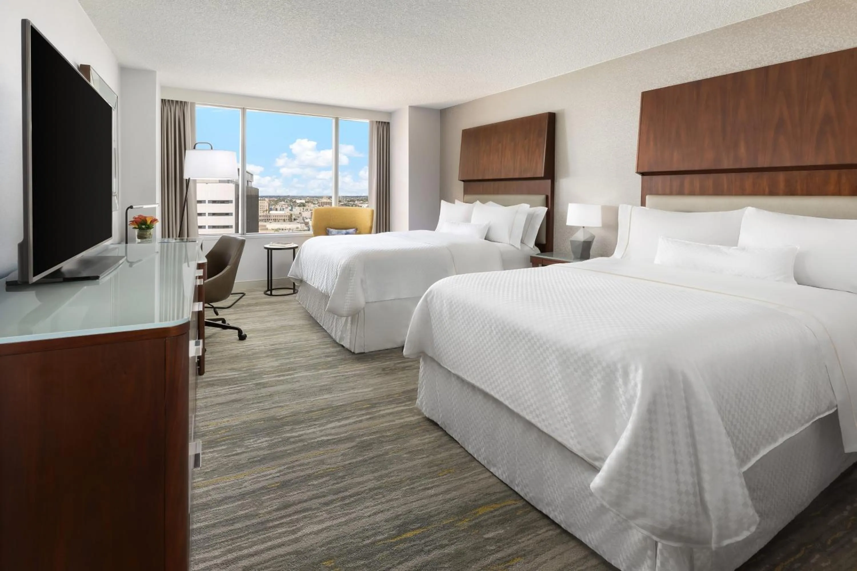 Photo of the whole room, Bed in The Westin Long Beach