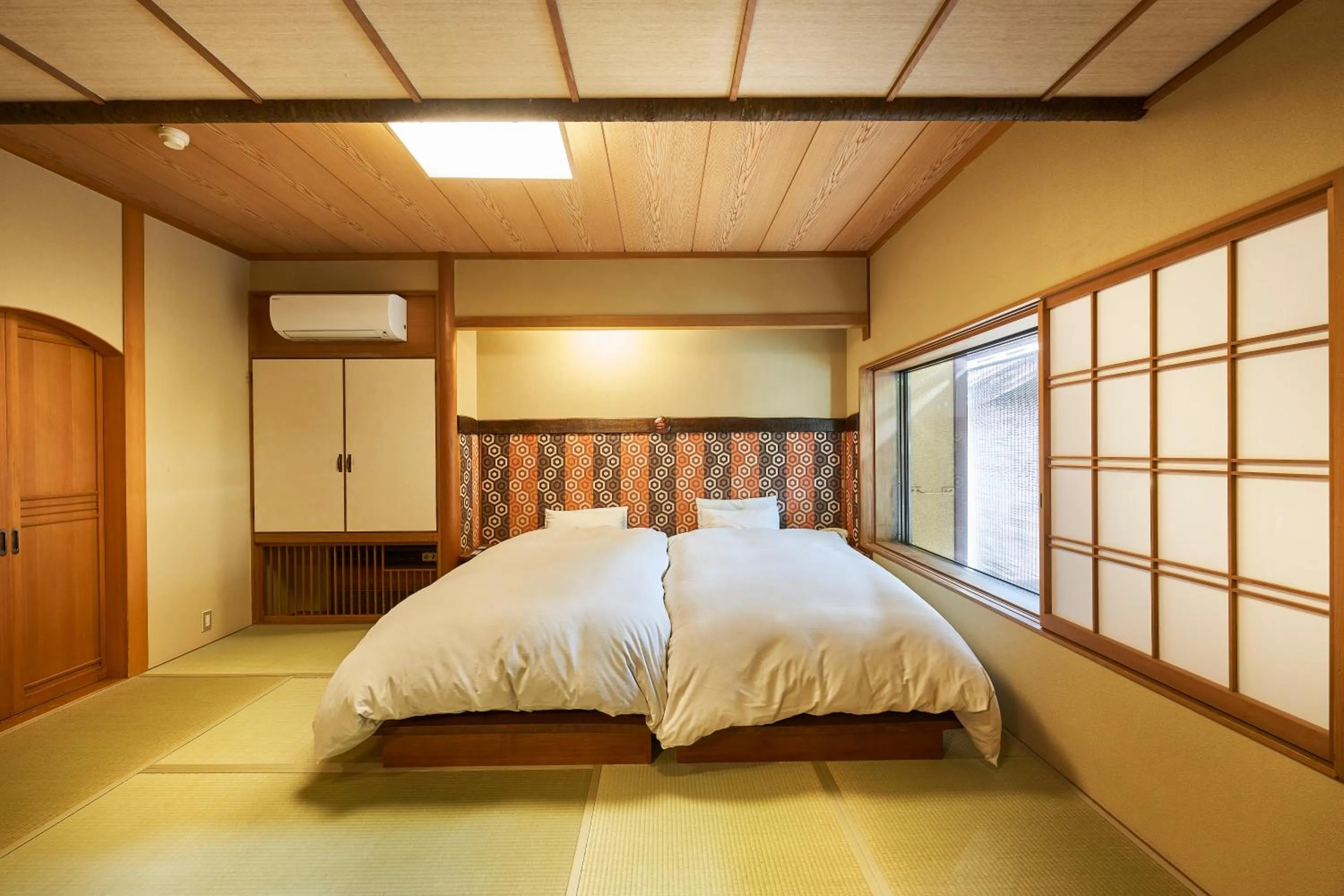 Bed in Shima-Onsen Toshimaya