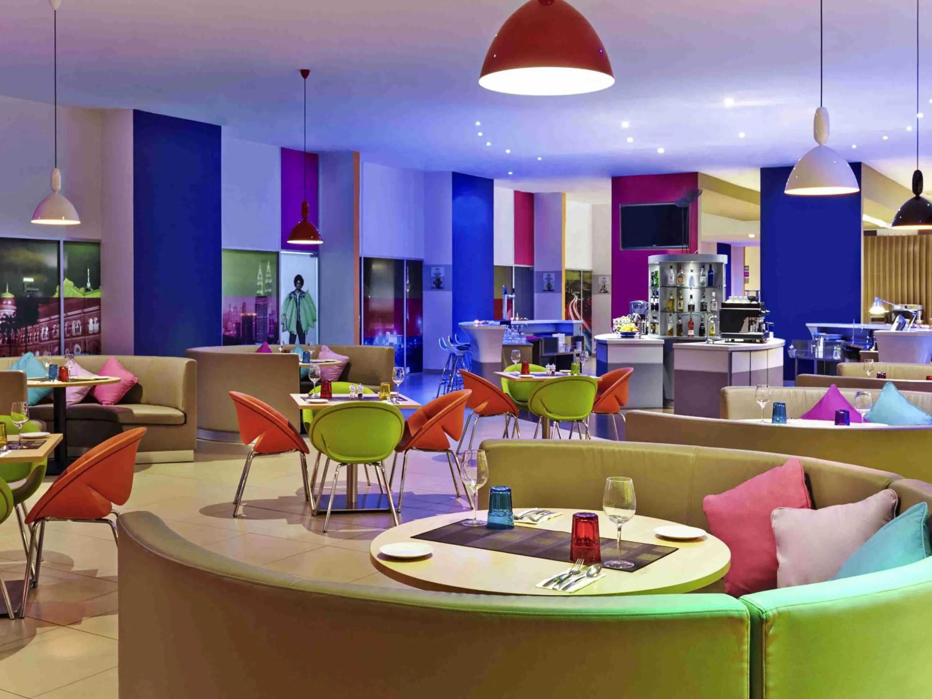 Restaurant/places to eat in Ibis Styles Kuala Lumpur Fraser Business Park