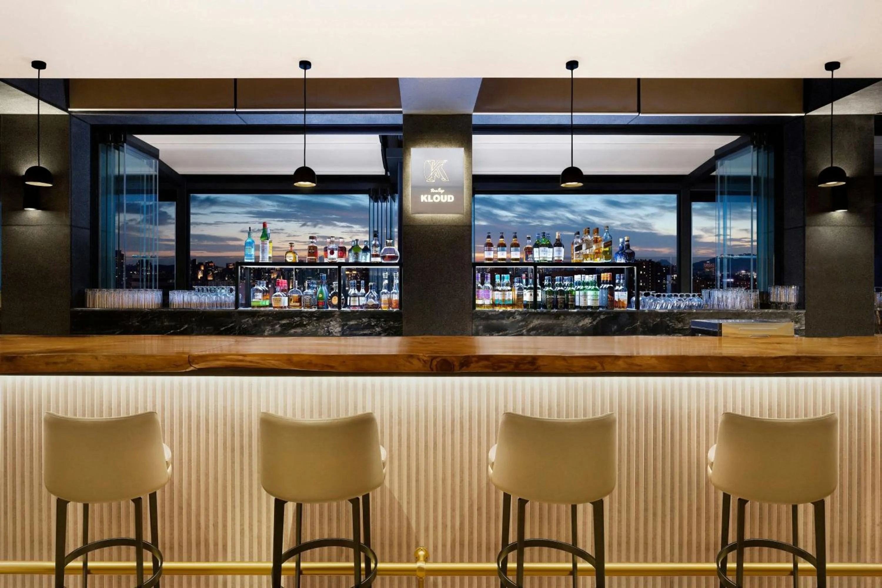 Lounge or bar in AC Hotel by Marriott Seoul Gangnam