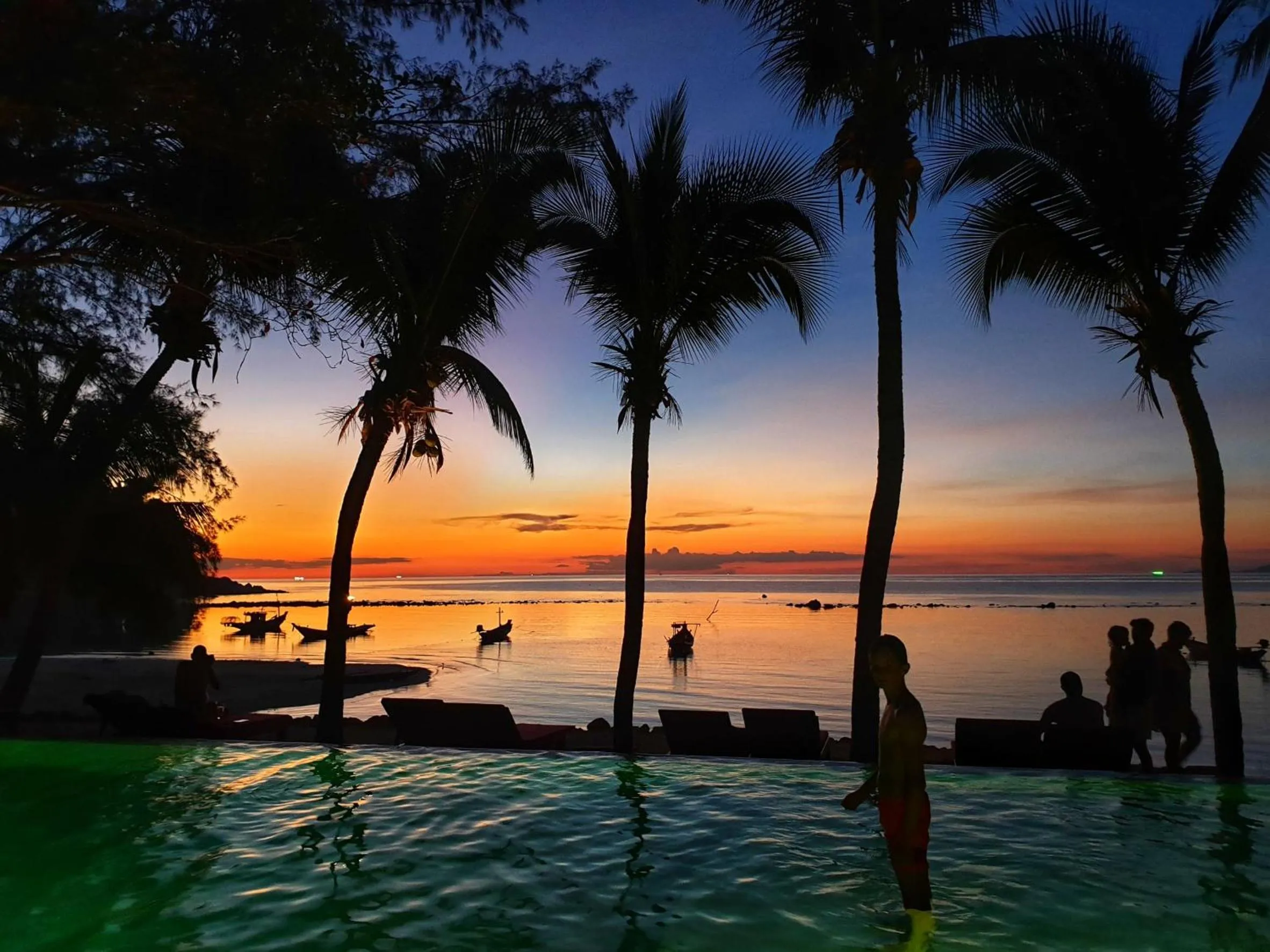 Swimming pool in Salad Hut