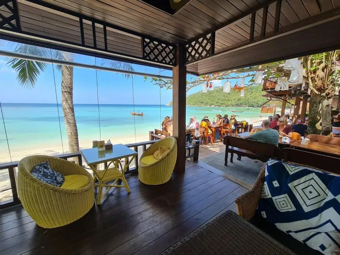 Dining area in Salad Hut