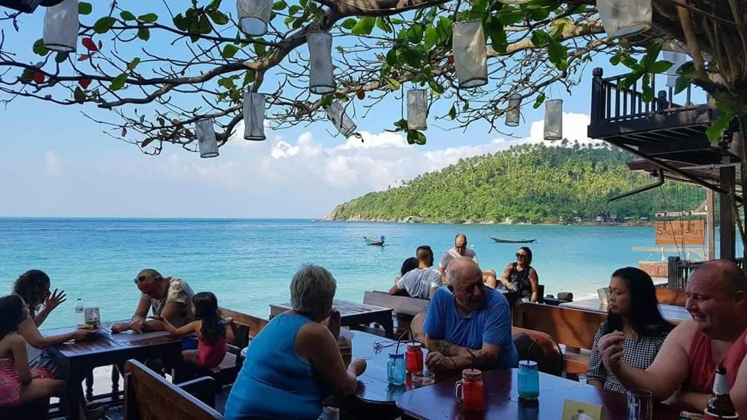 Restaurant/places to eat in Salad Hut