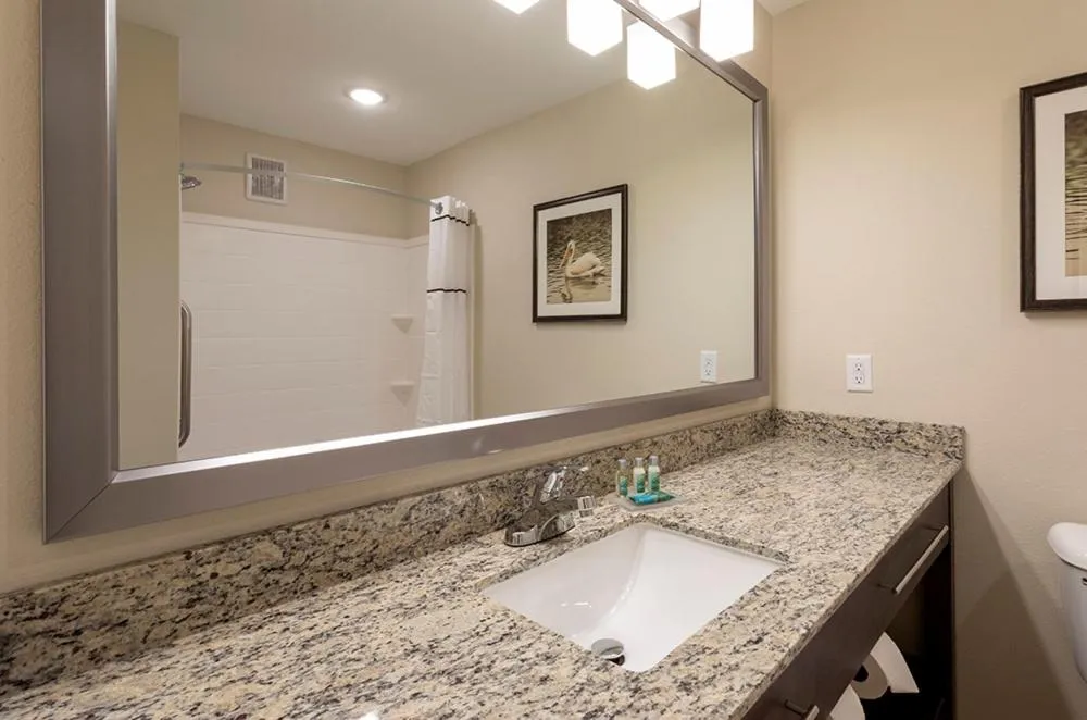 Bathroom in Grandstay Hotel Milbank