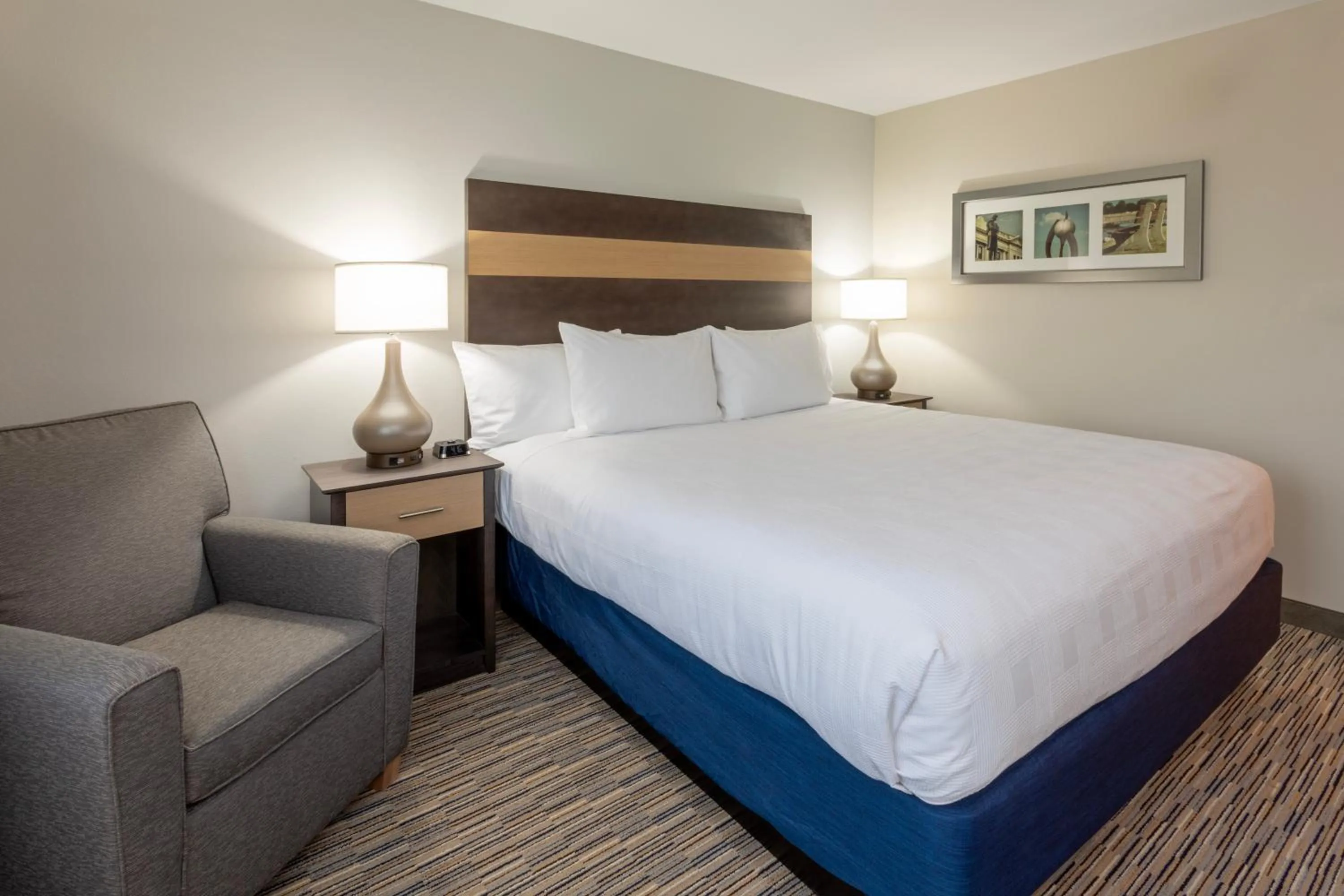 Bed in Grandstay Hotel Milbank