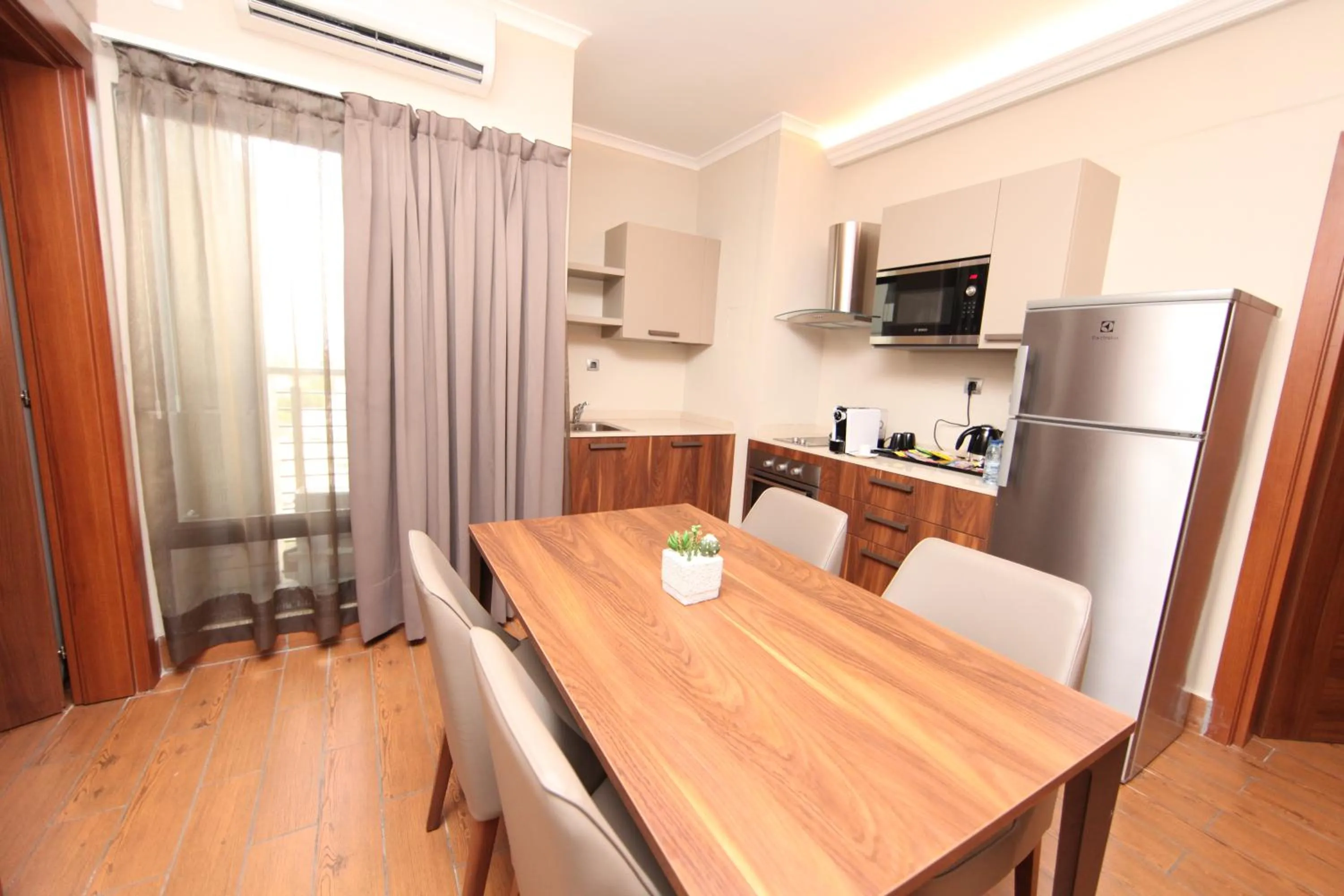 Dining area in Hotel La Falaise Bonapriso