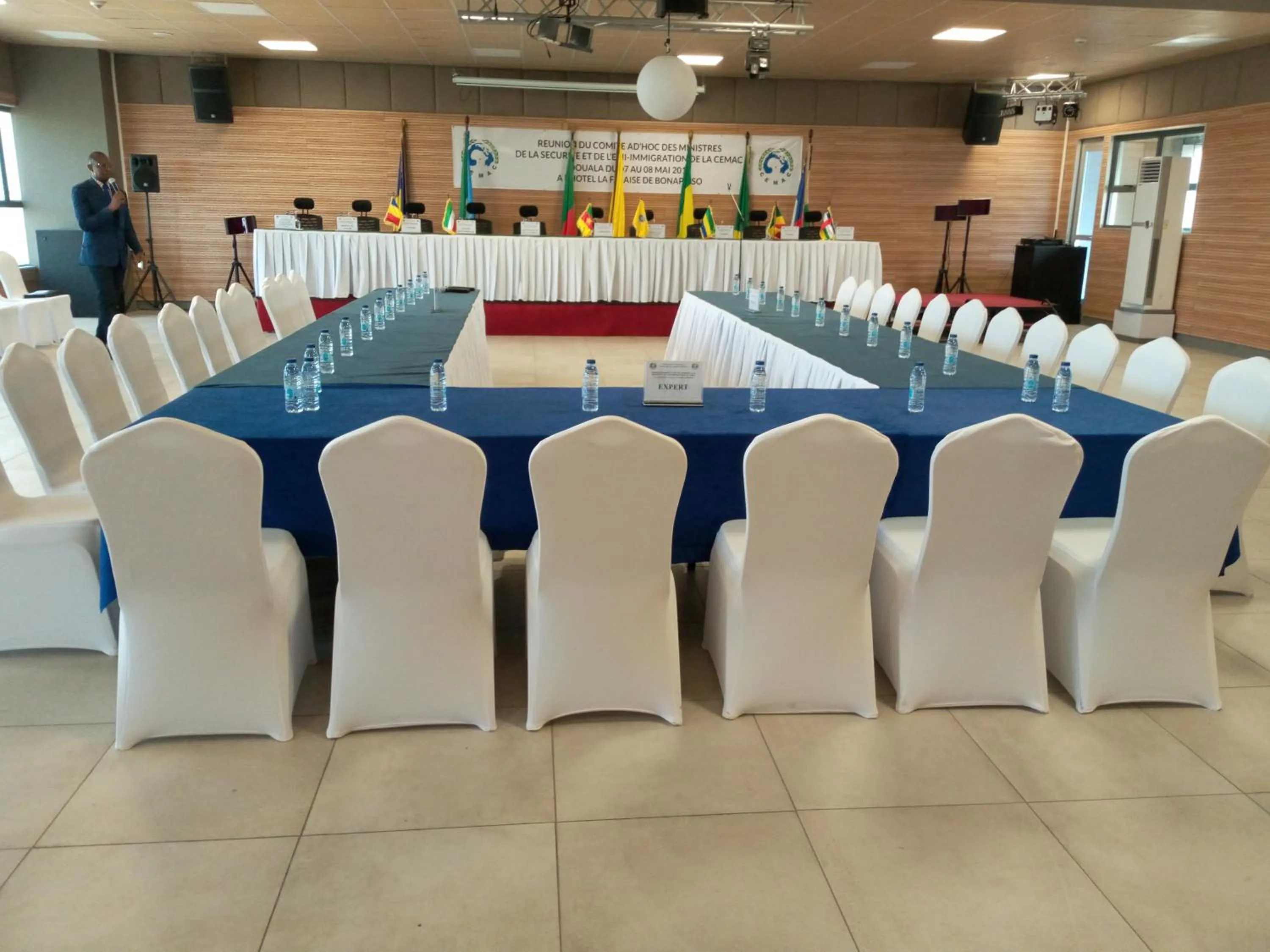 Meeting/conference room in Hotel La Falaise Bonapriso