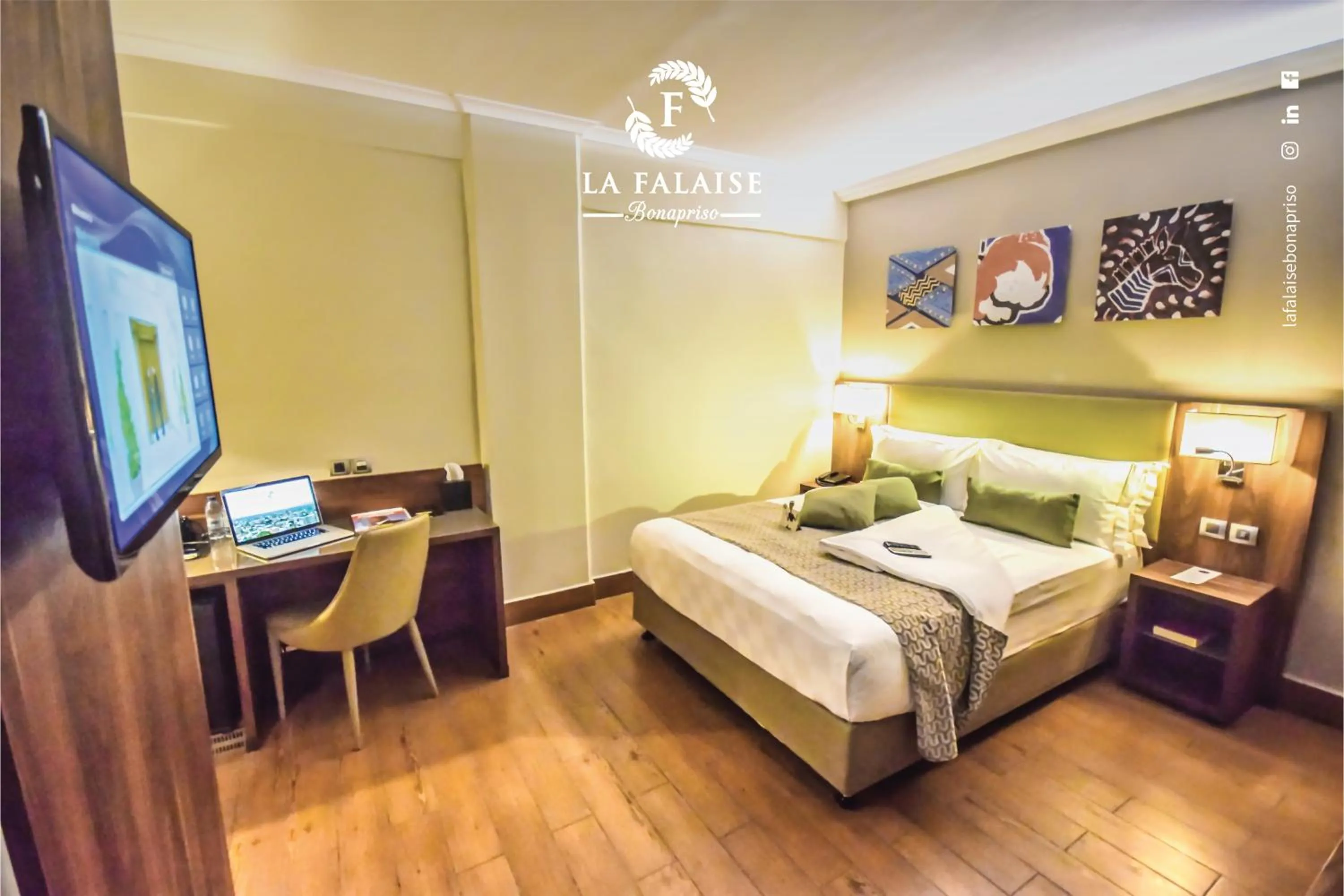 Bed in Hotel La Falaise Bonapriso