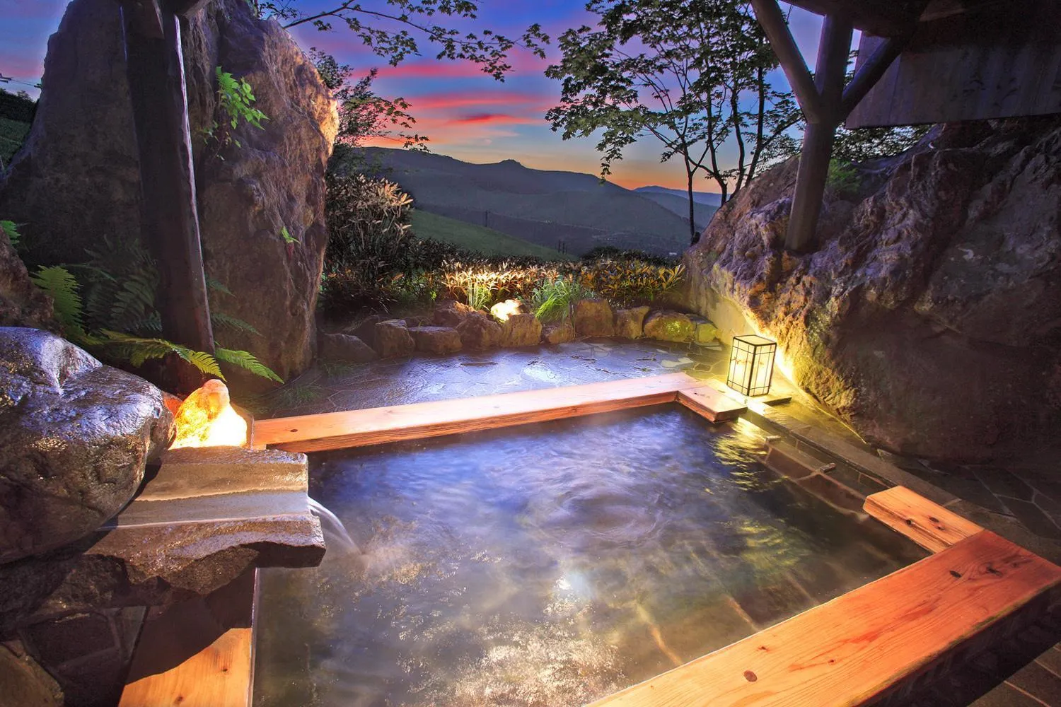 Hot Spring Bath in Sawaemon