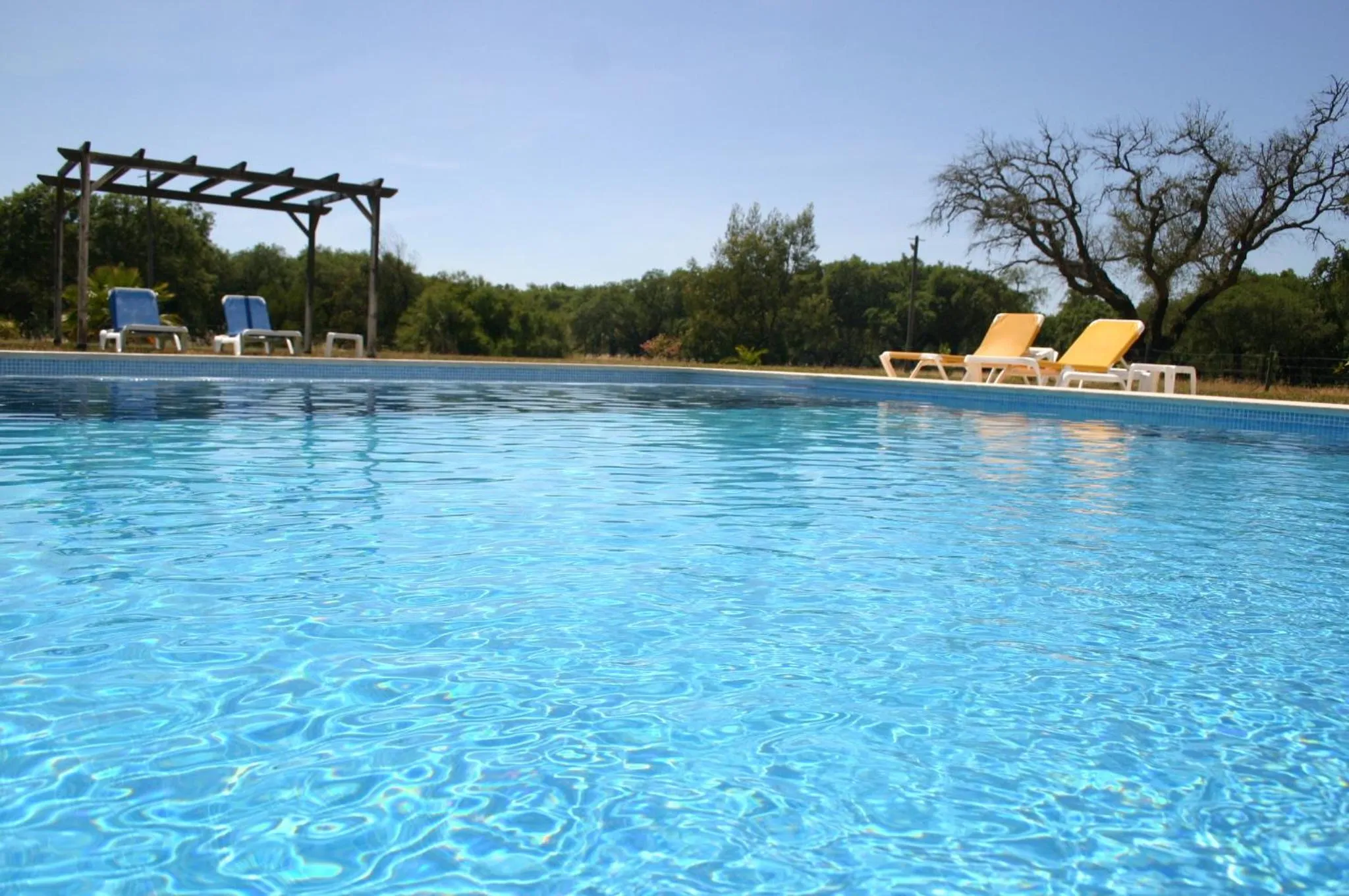 Swimming pool in Monte das Faias Cork Farm Hotel