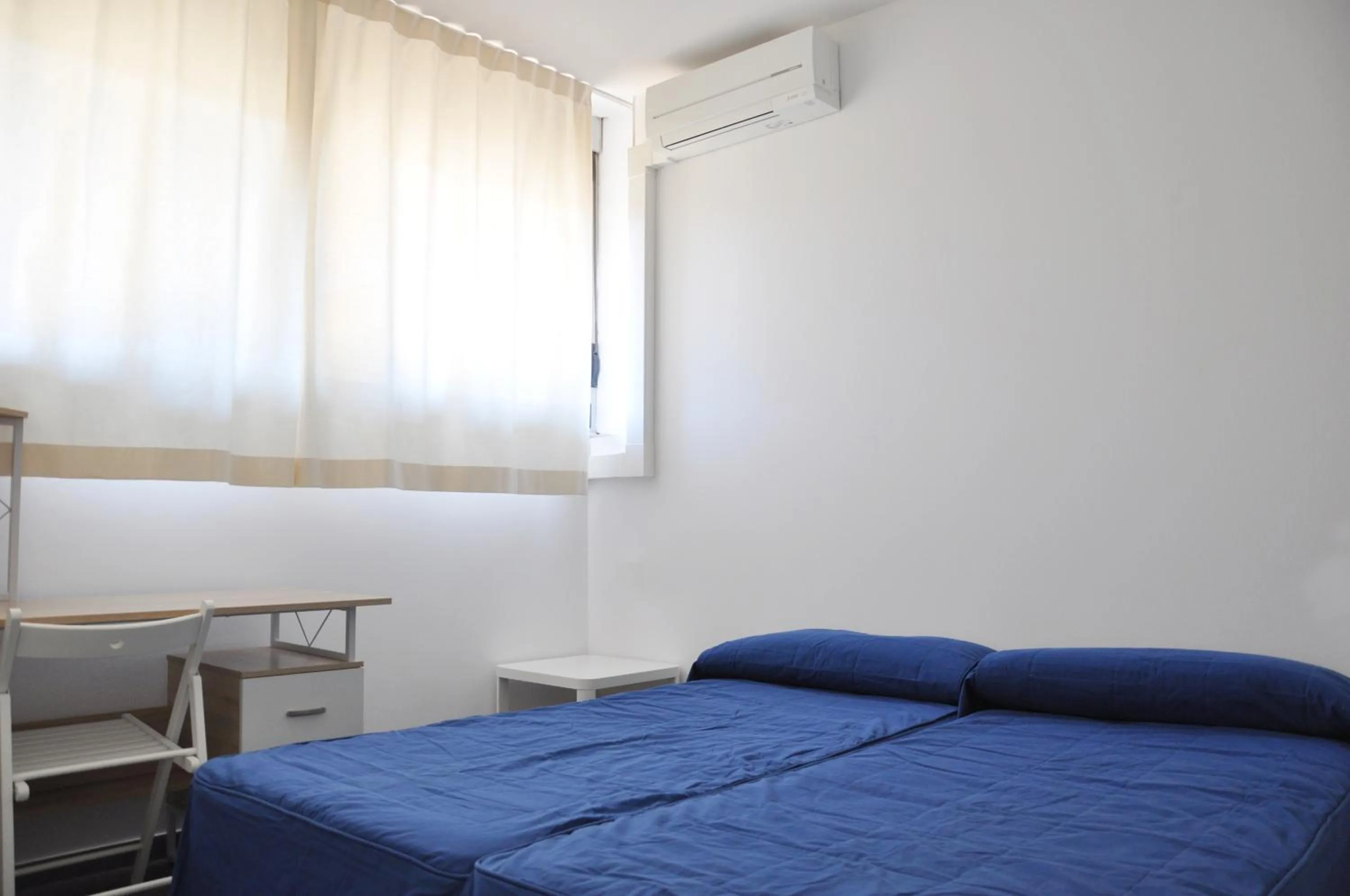 Bedroom, Bed in Residencia Universitaria Resa Campus de Montilivi