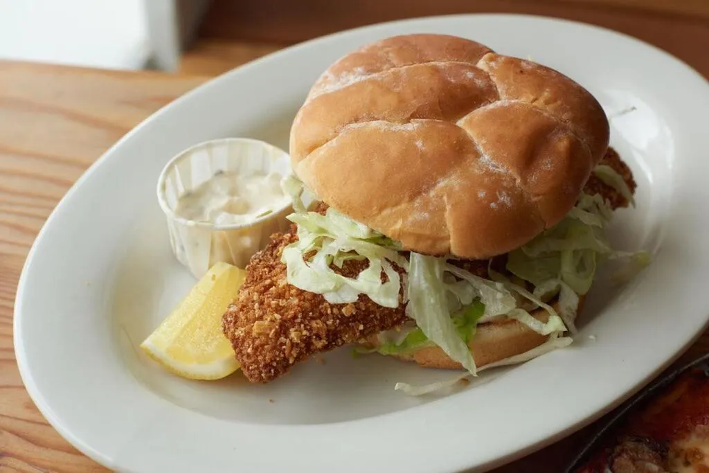 Restaurant/places to eat in The Suttle Lodge & Boathouse