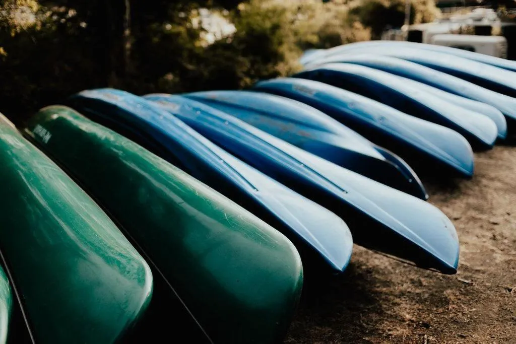 Canoeing in The Suttle Lodge & Boathouse