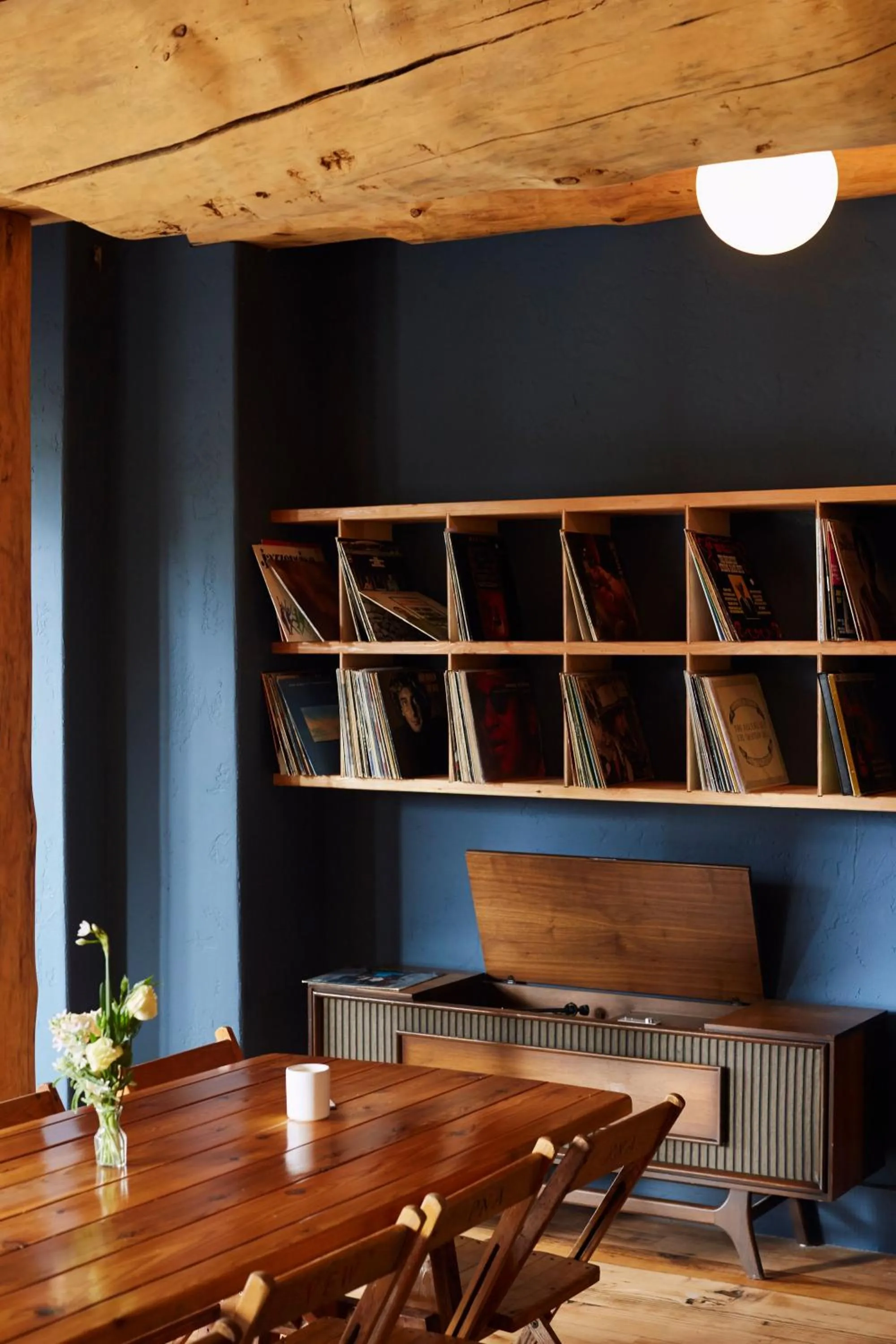 The Suttle Lodge & Boathouse