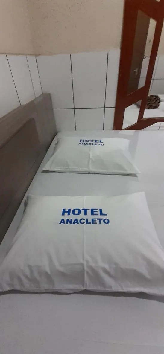 Bed in Hotel Anacleto