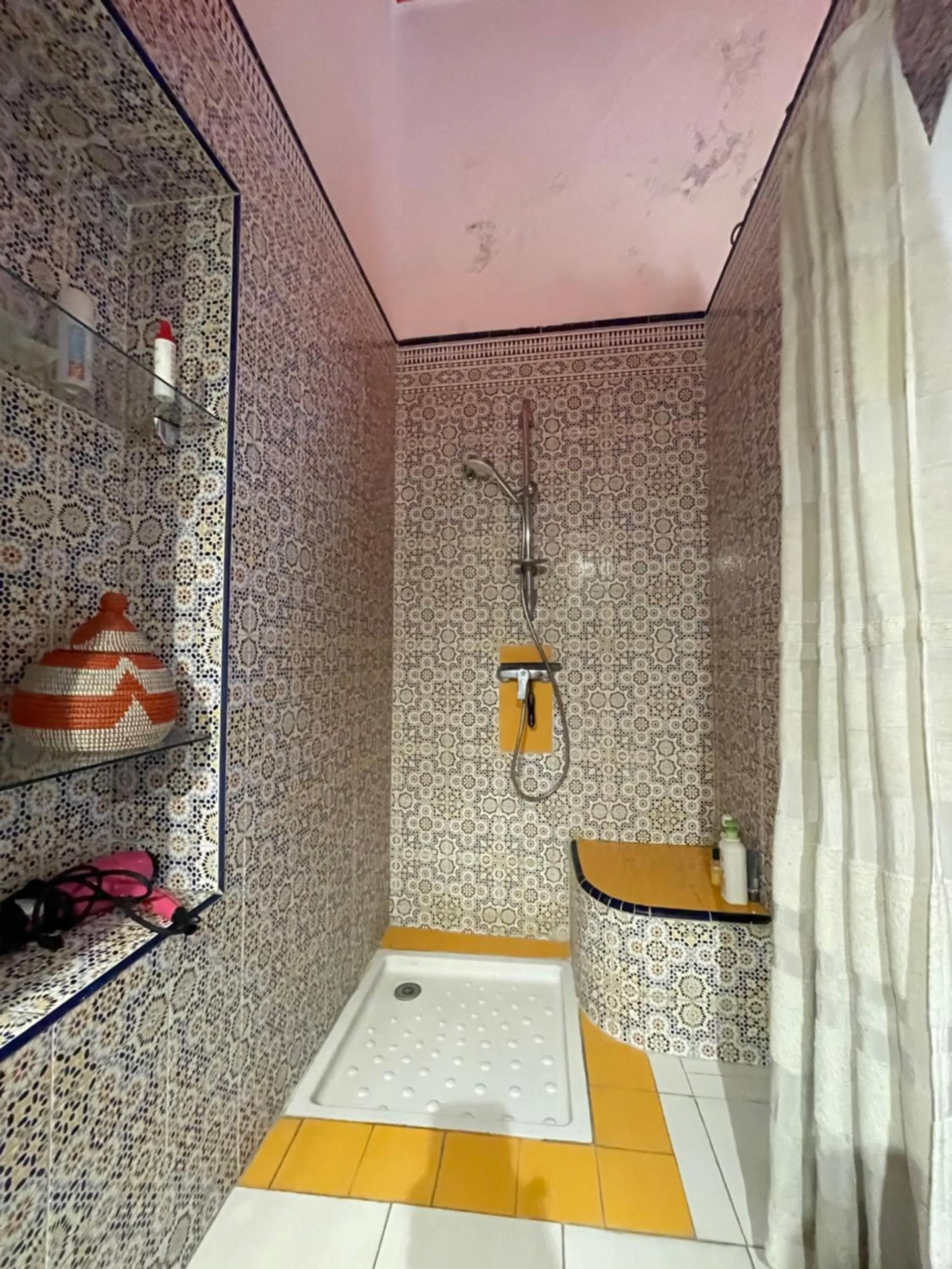 Shower in Riad Sidi Magdoul
