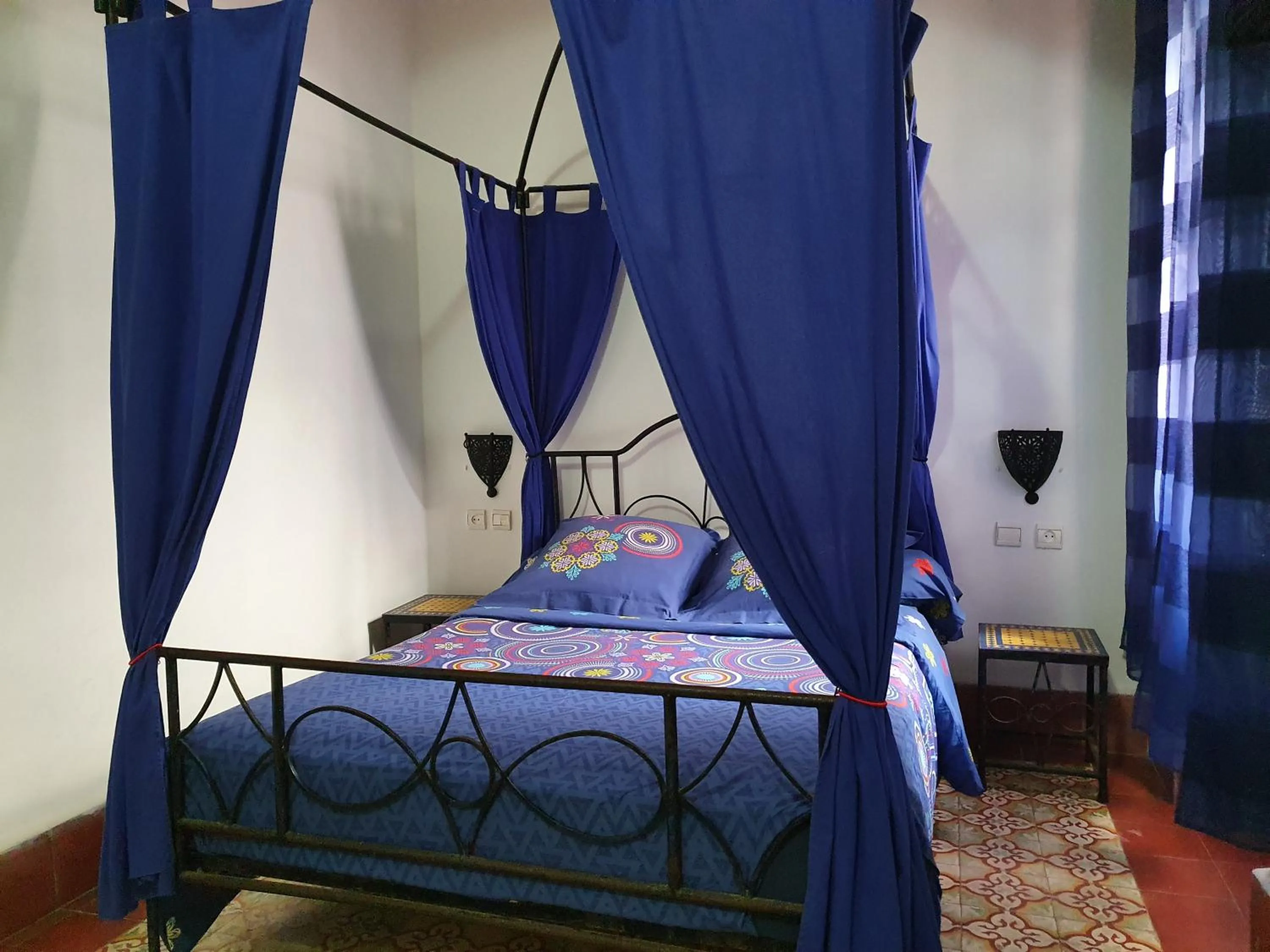 Photo of the whole room, Bed in Riad Sidi Magdoul