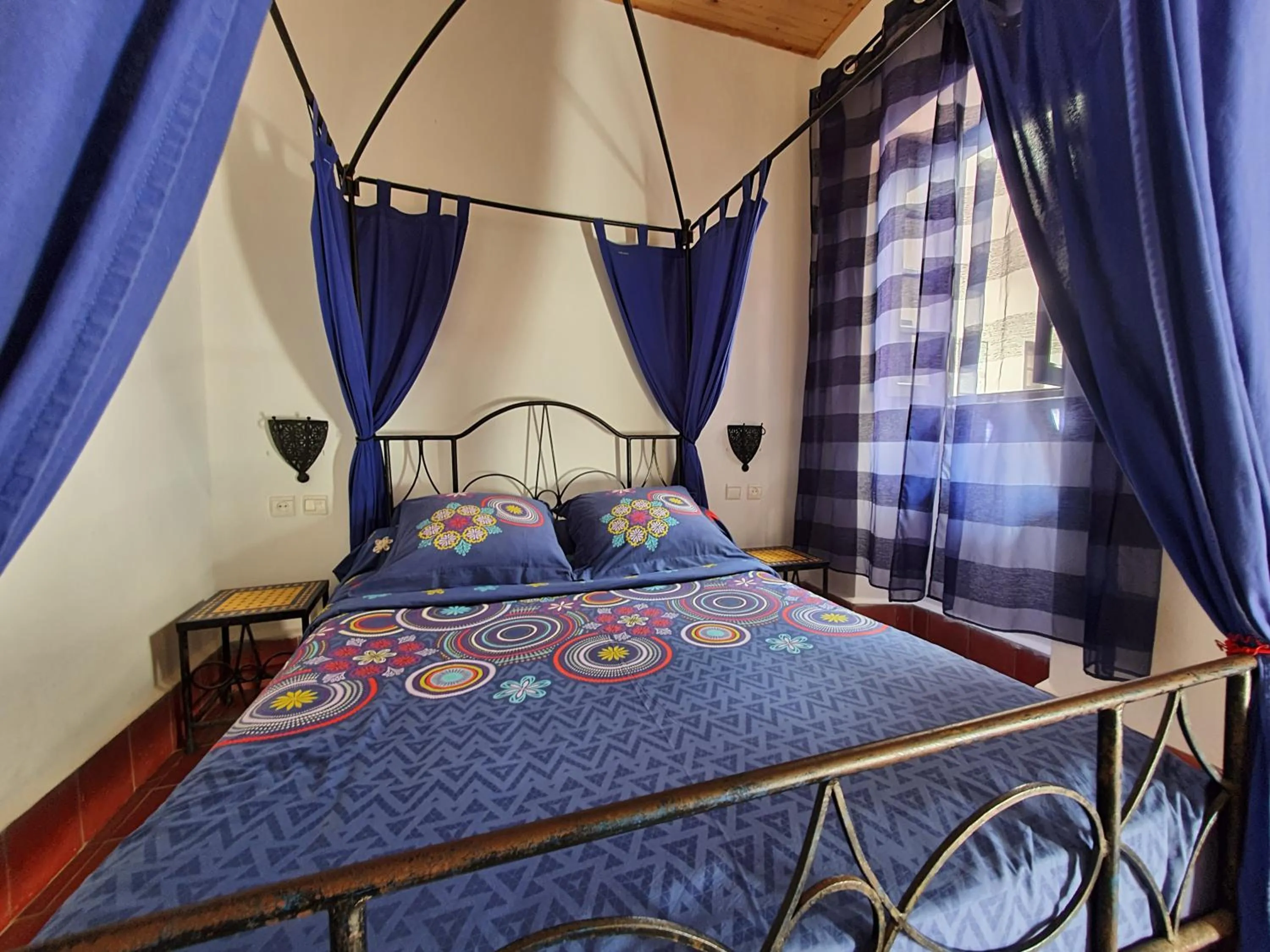 Photo of the whole room, Bed in Riad Sidi Magdoul