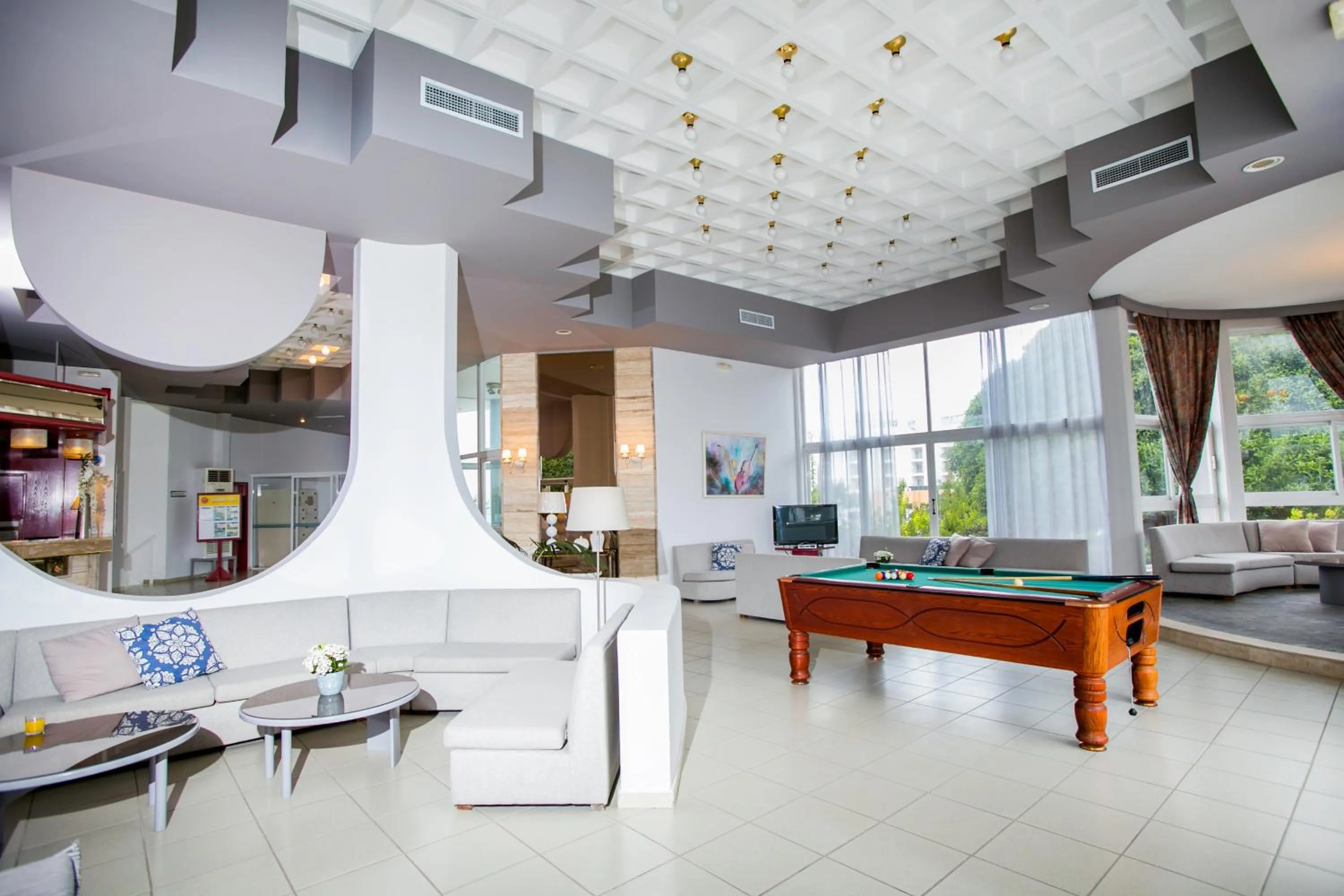 Billiard in Happy Days Hotel, Adults Only